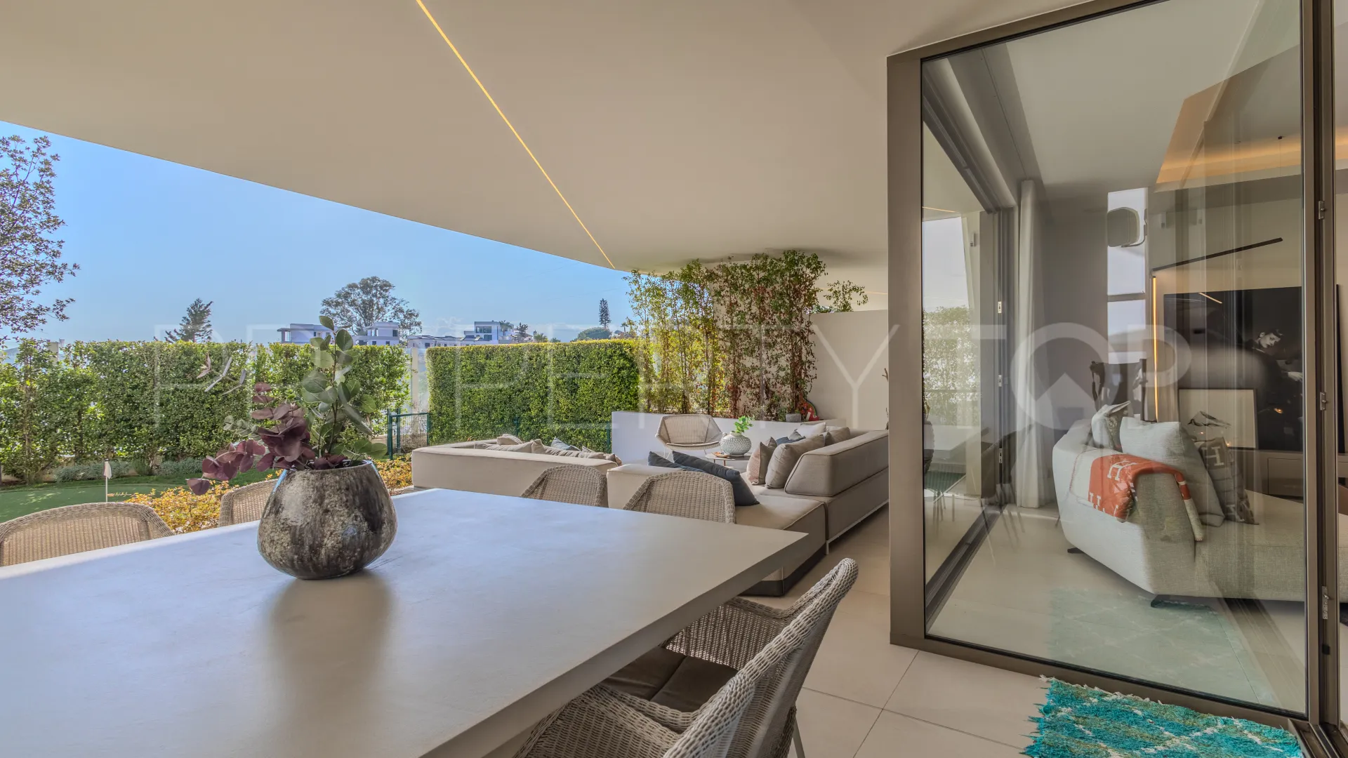 Semi detached villa with 4 bedrooms for sale in Nueva Andalucia