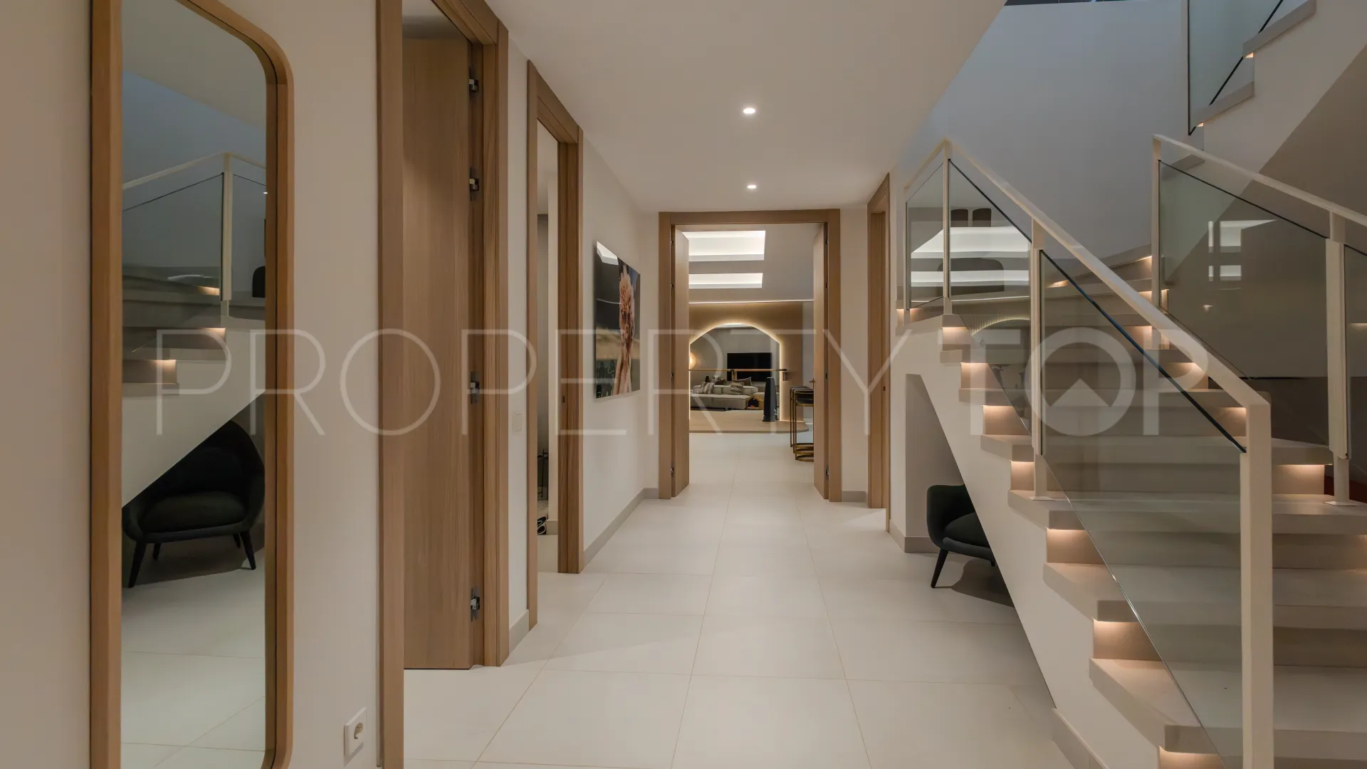 Semi detached villa with 4 bedrooms for sale in Nueva Andalucia