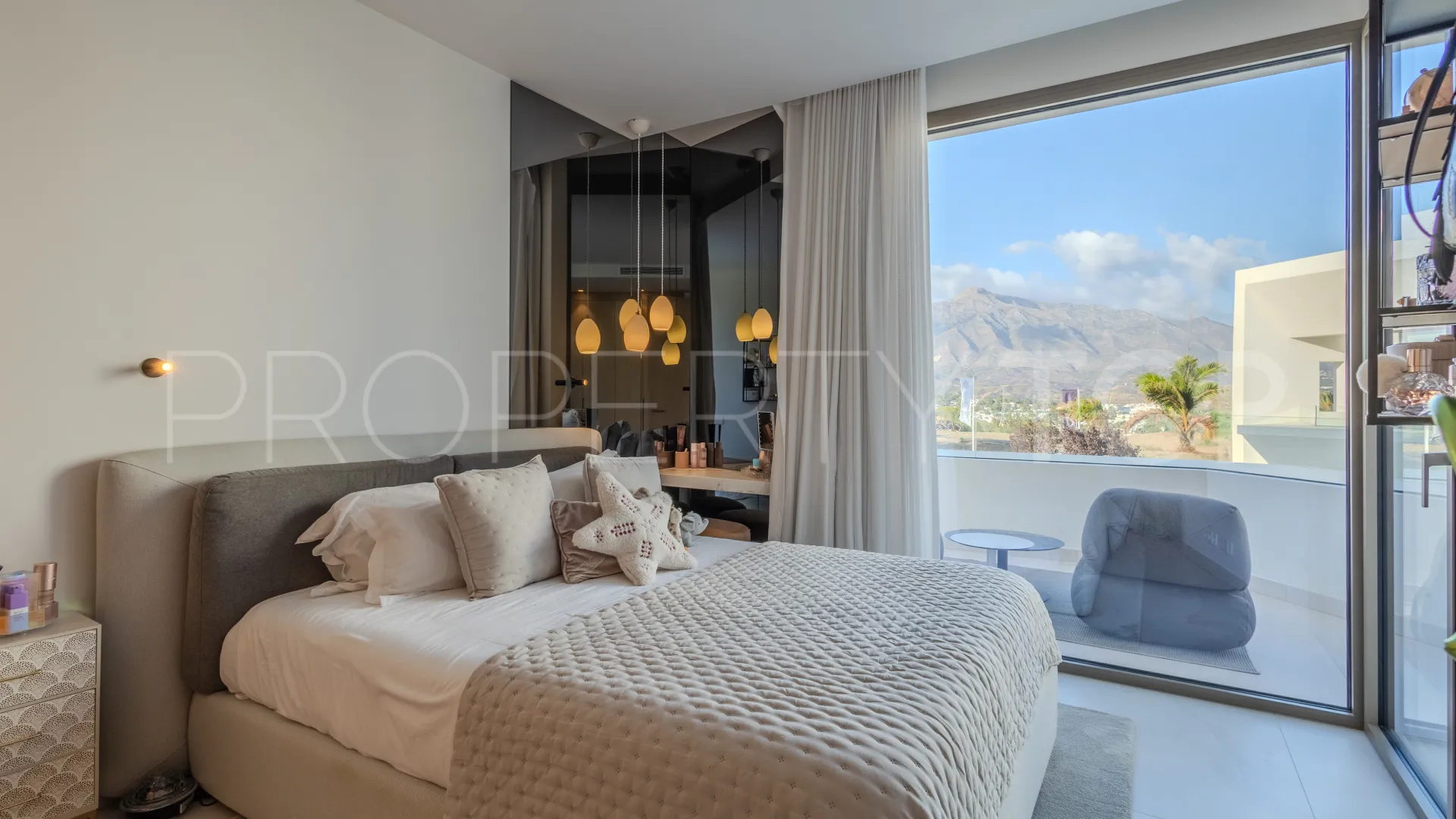 Semi detached villa with 4 bedrooms for sale in Nueva Andalucia
