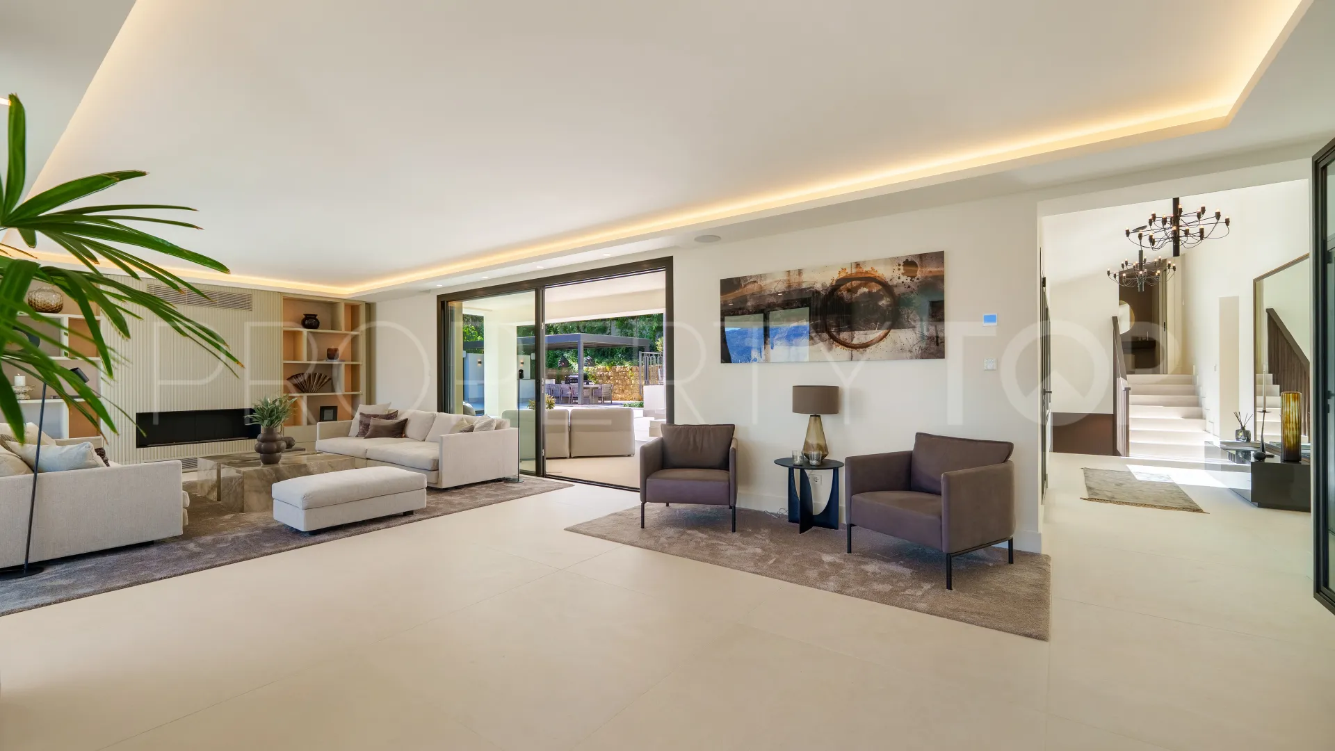 Se vende villa en Nueva Andalucia de 5 dormitorios