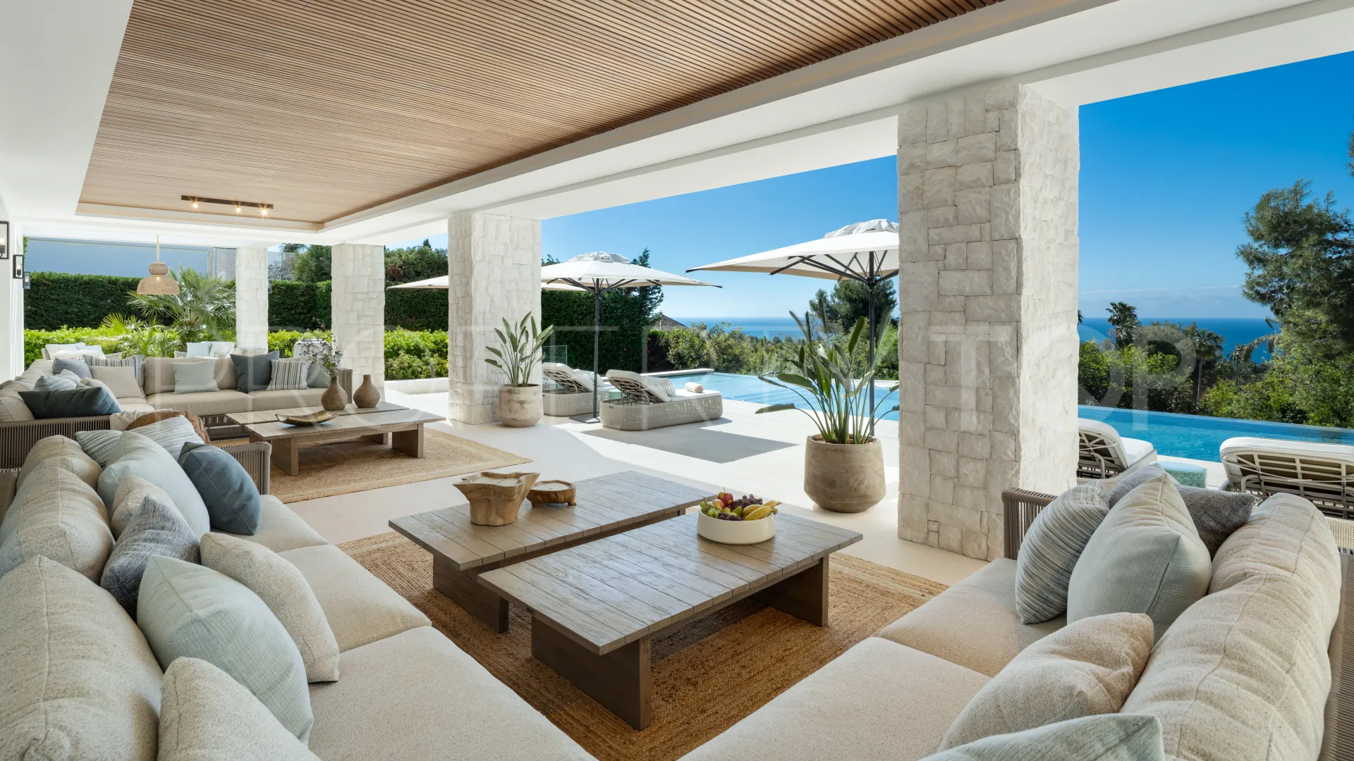 Villa for sale in Altos Reales