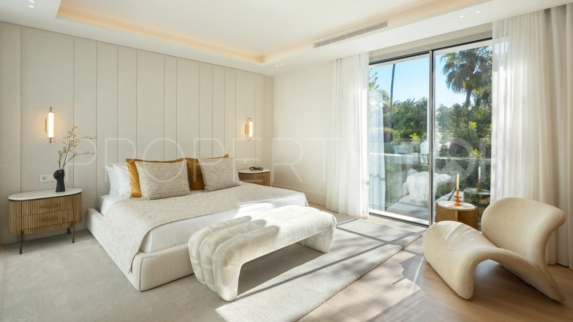 Villa for sale in Altos Reales
