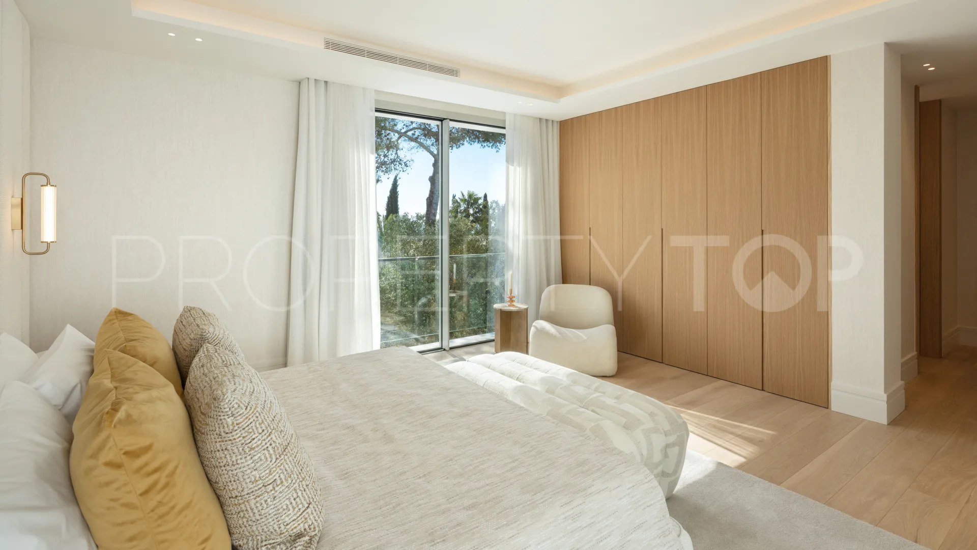 Villa for sale in Altos Reales