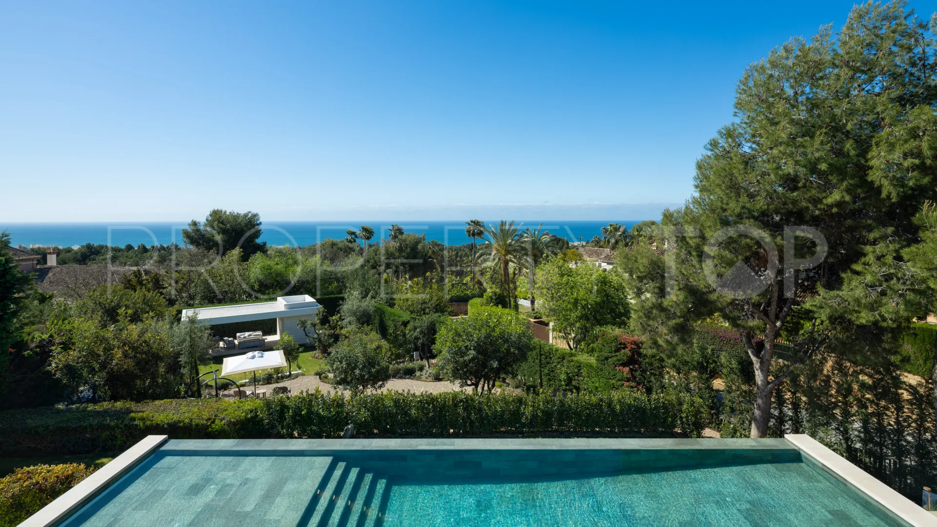 Villa for sale in Altos Reales