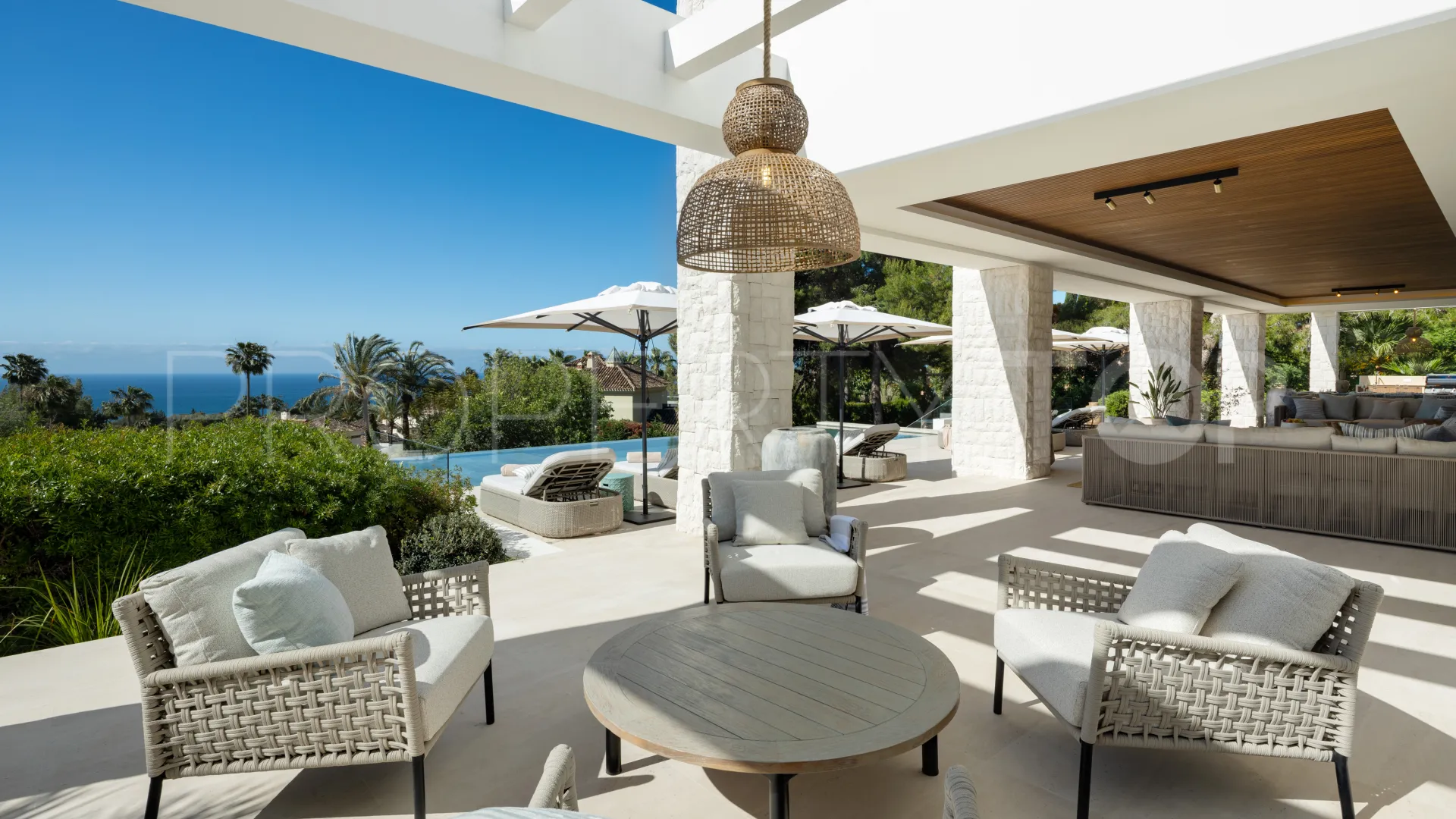 Villa for sale in Altos Reales