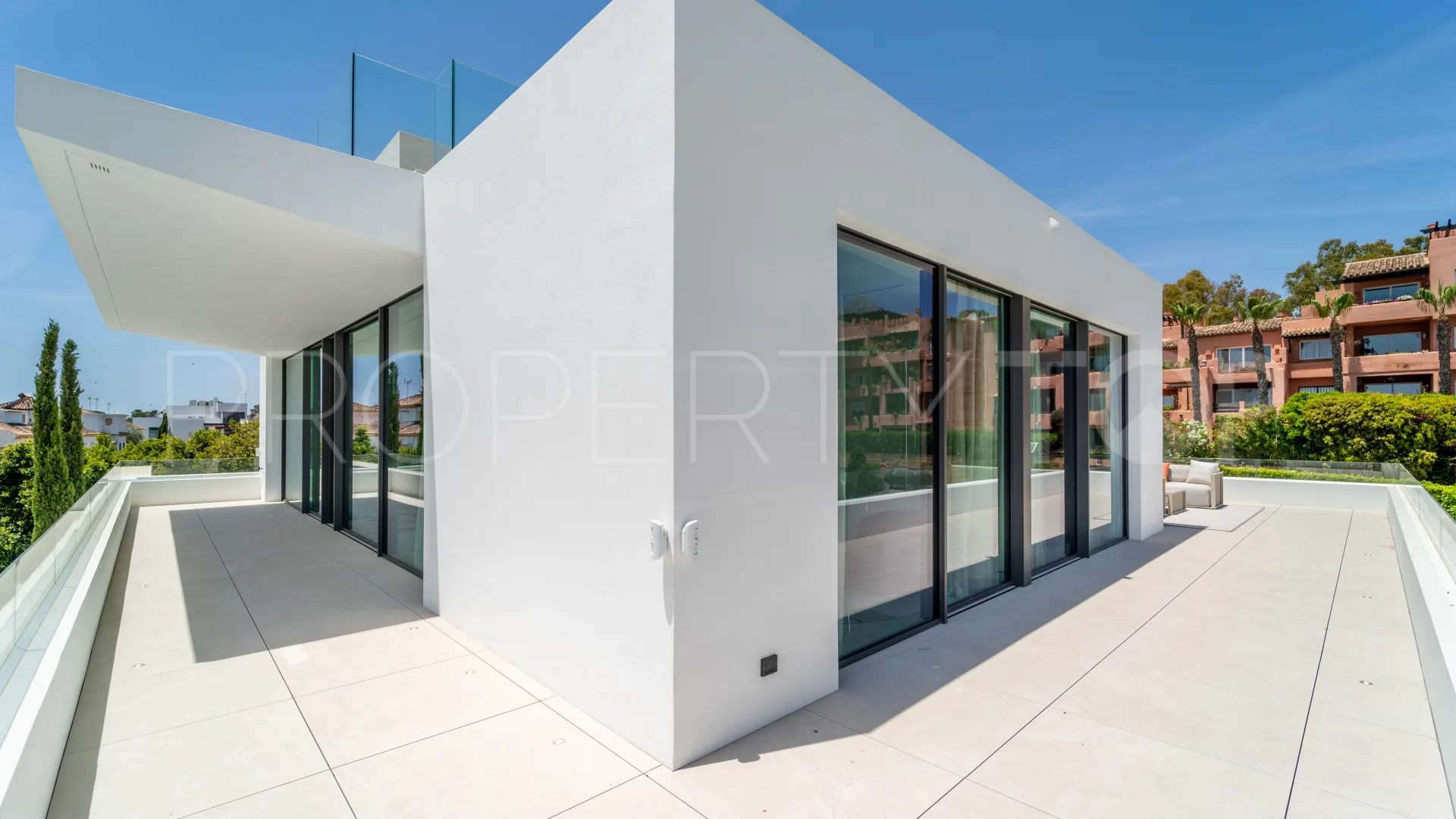 For sale Marbella Golden Mile villa with 5 bedrooms