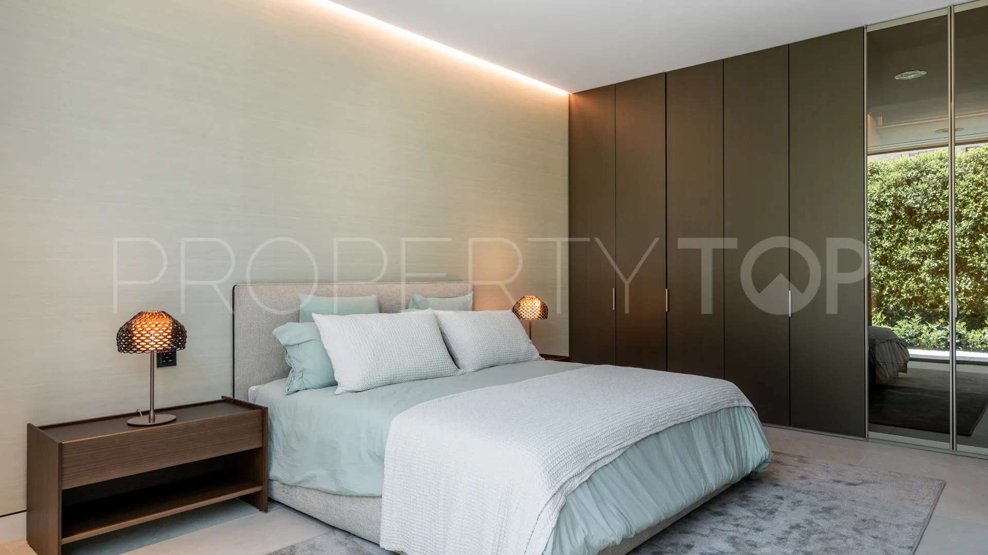 For sale Marbella Golden Mile villa with 5 bedrooms