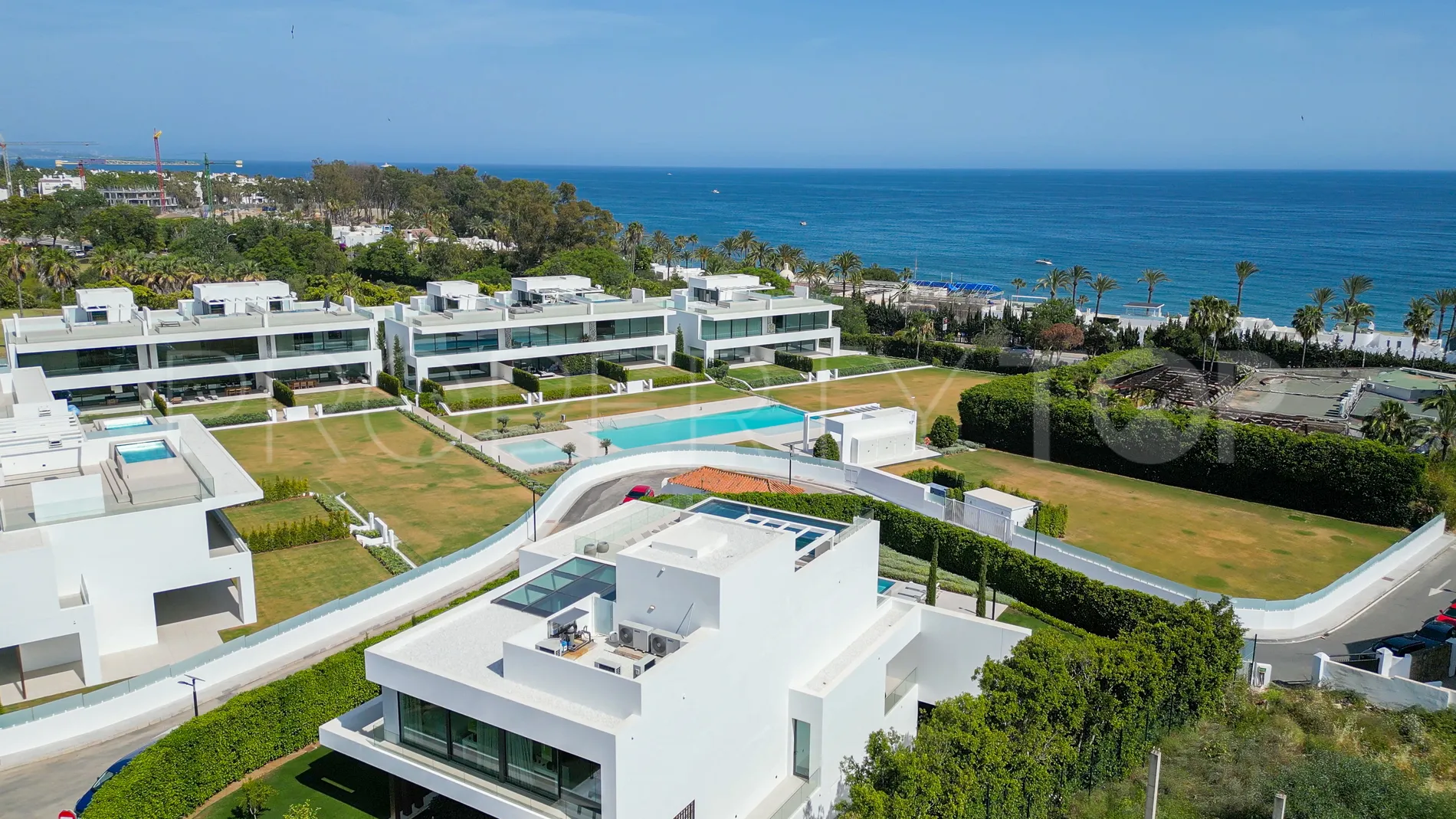 For sale Marbella Golden Mile villa with 5 bedrooms