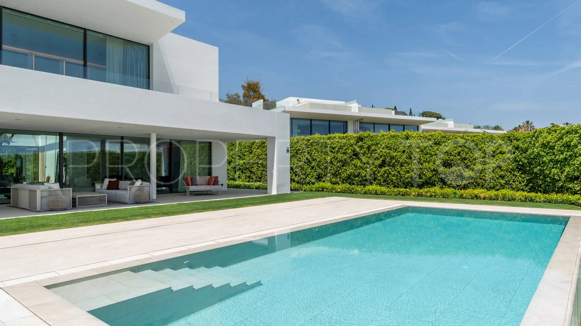 For sale Marbella Golden Mile villa with 5 bedrooms