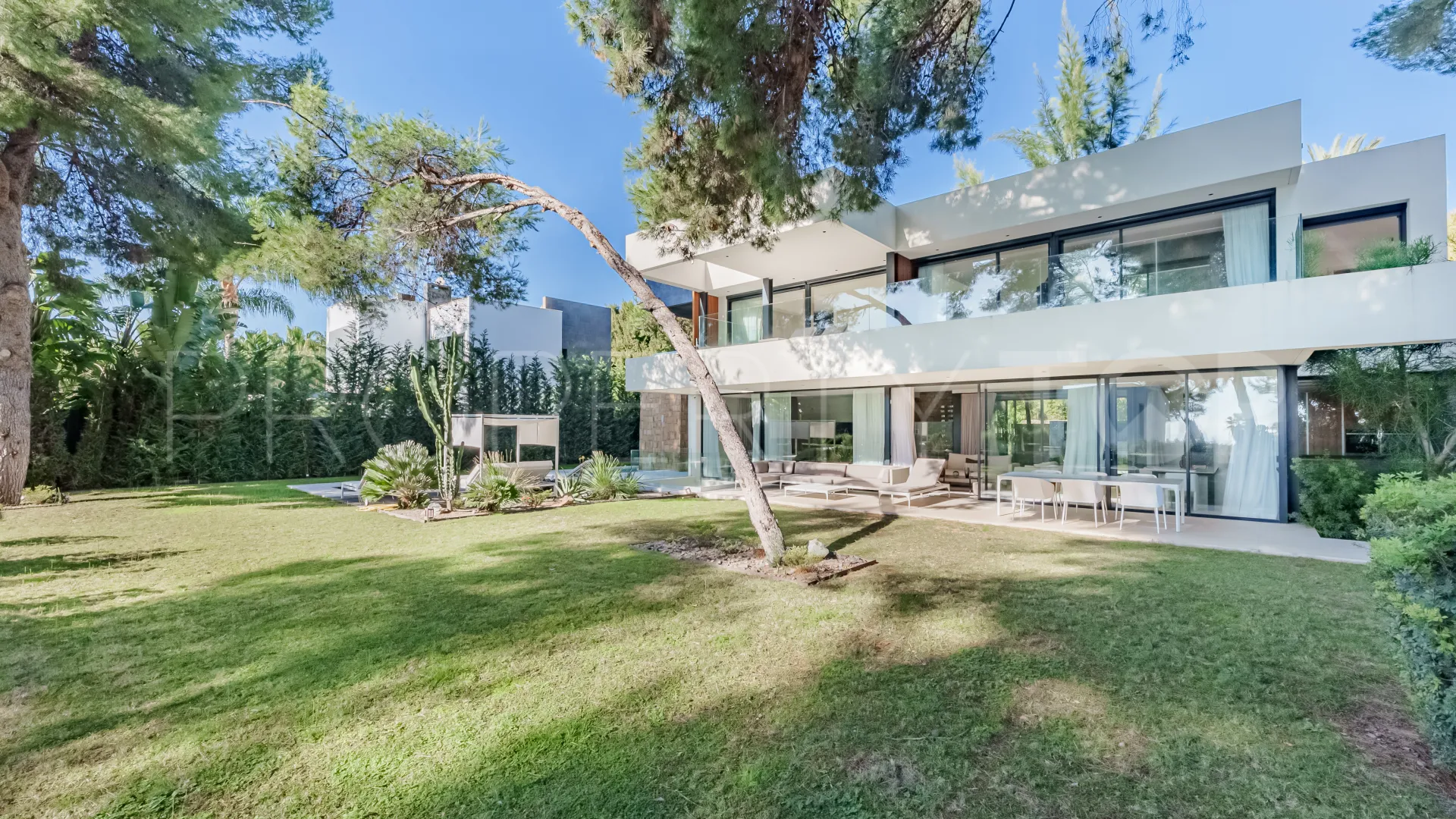 Villa en venta en Rocio de Nagüeles con 5 dormitorios