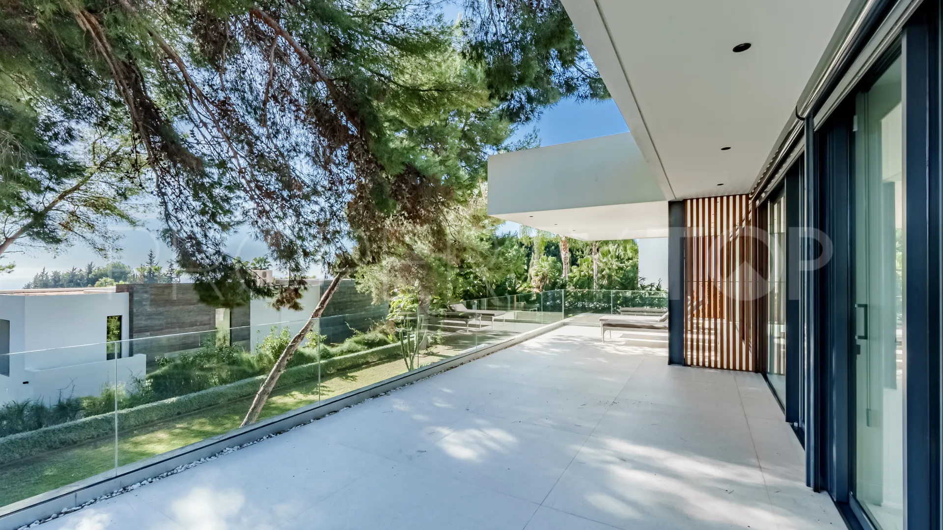 Villa en venta en Rocio de Nagüeles con 5 dormitorios