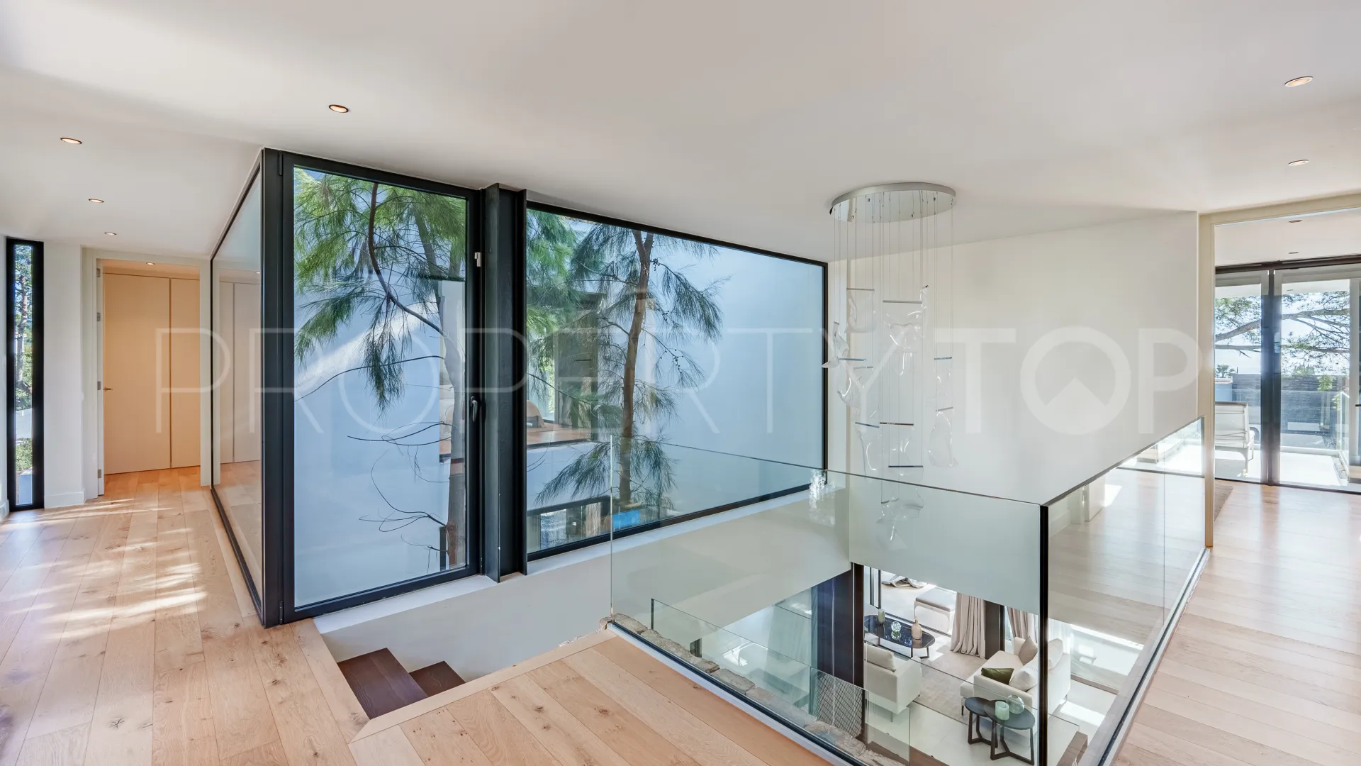 Villa en venta en Rocio de Nagüeles con 5 dormitorios