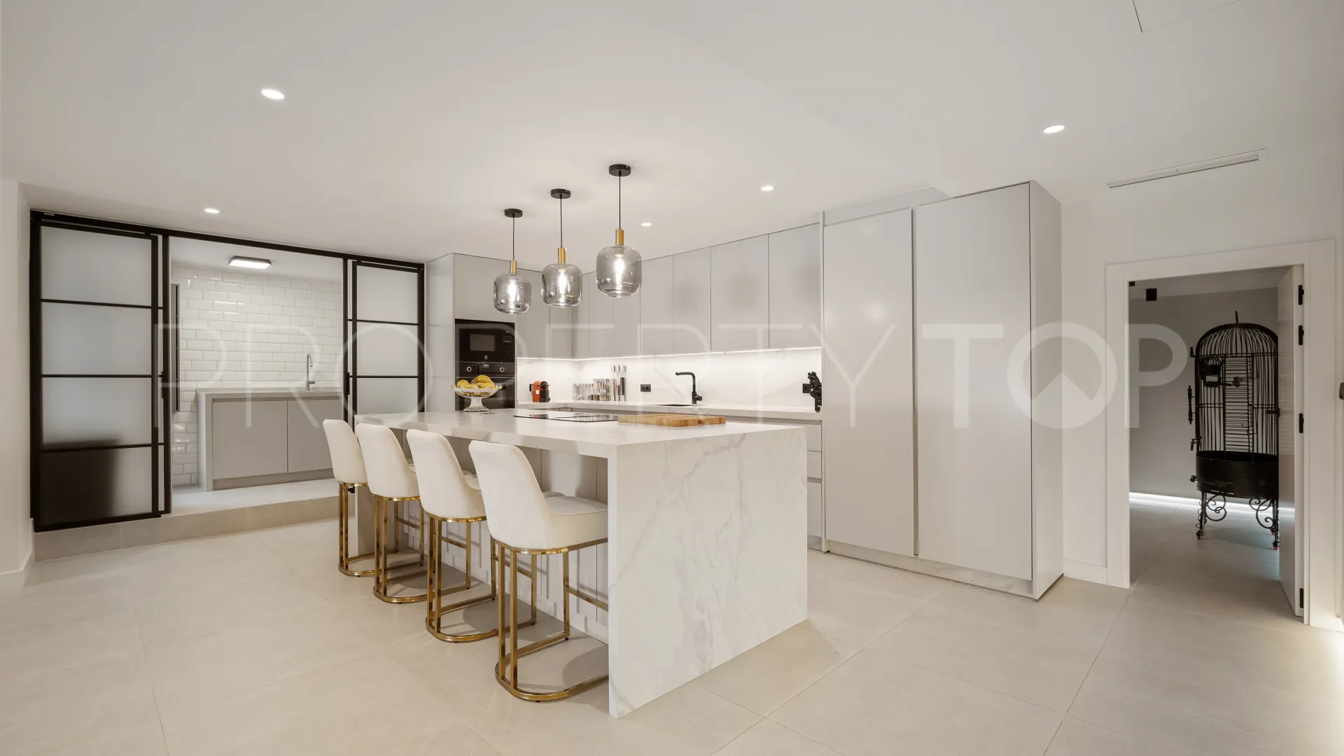 Apartamento a la venta con 3 dormitorios en Marbella Ciudad