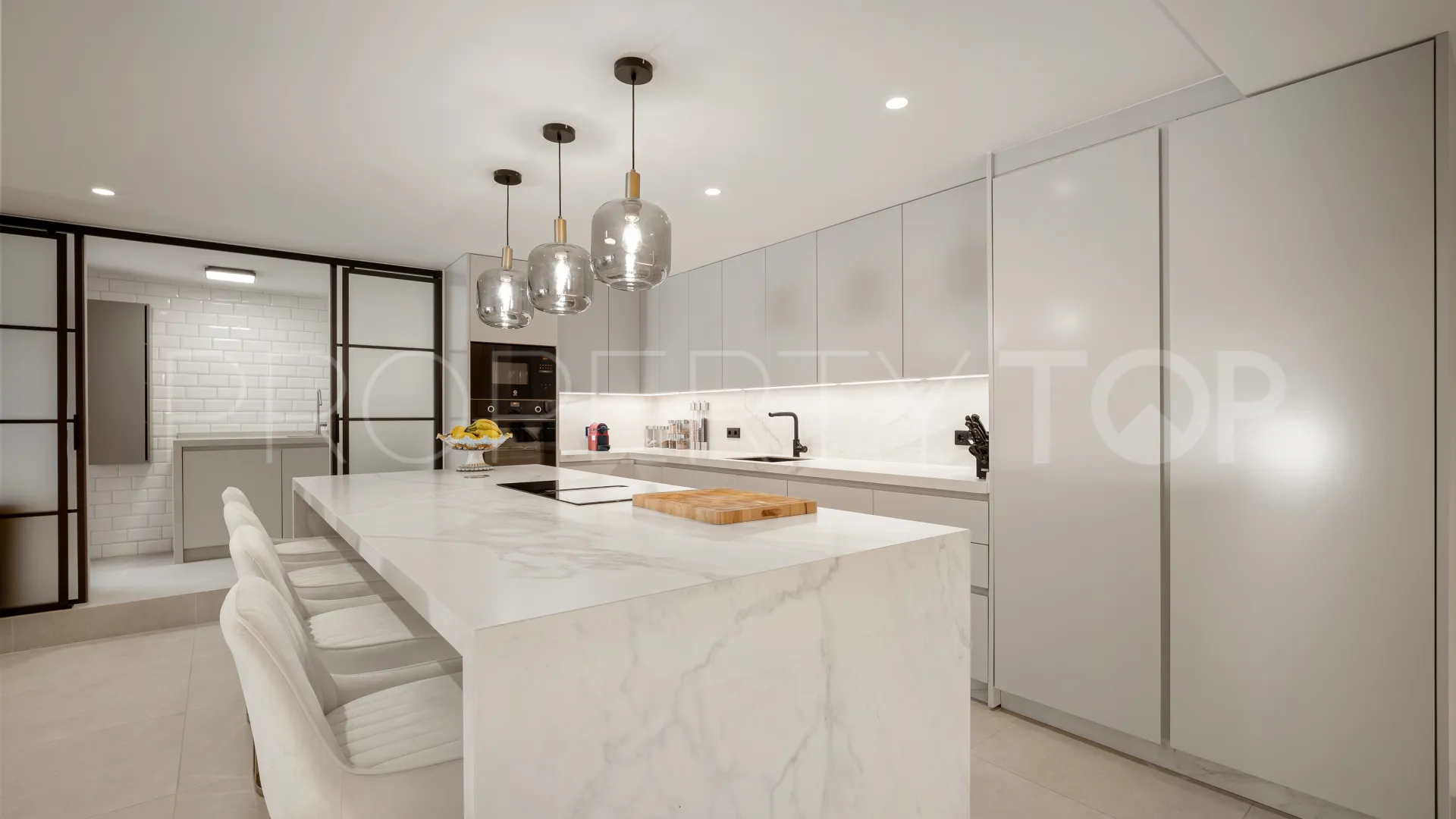Apartamento a la venta con 3 dormitorios en Marbella Ciudad