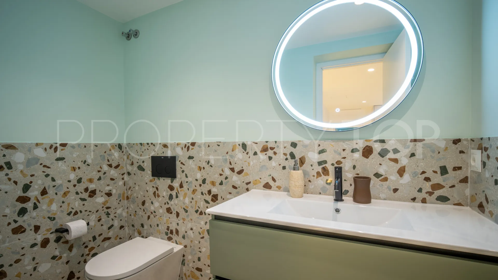 Apartamento a la venta con 3 dormitorios en Marbella Ciudad