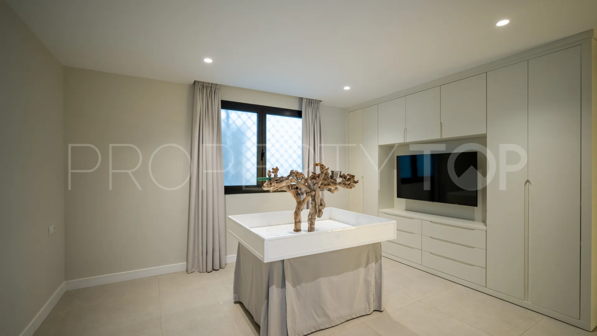 Apartamento a la venta con 3 dormitorios en Marbella Ciudad