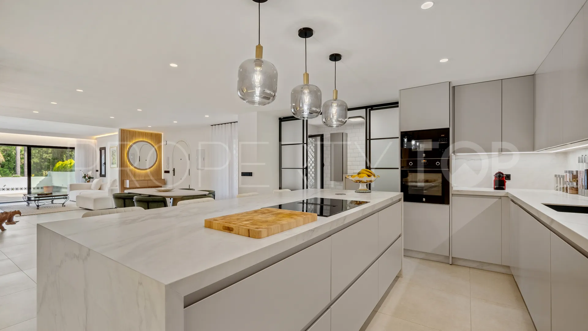 Apartamento a la venta con 3 dormitorios en Marbella Ciudad