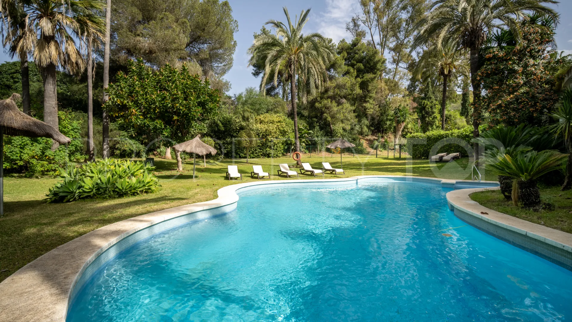 Apartamento a la venta con 3 dormitorios en Marbella Ciudad