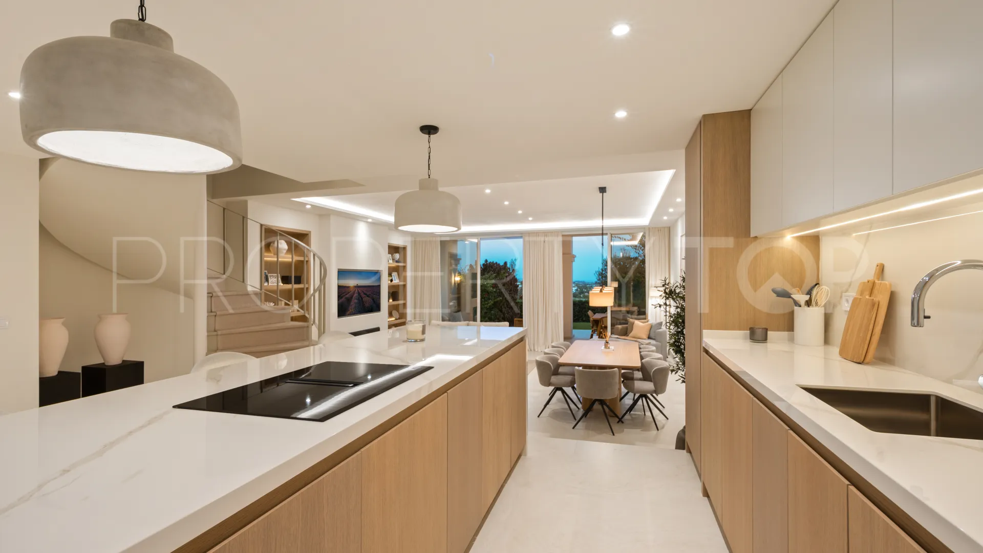 Adosado en venta en La Quinta con 4 dormitorios