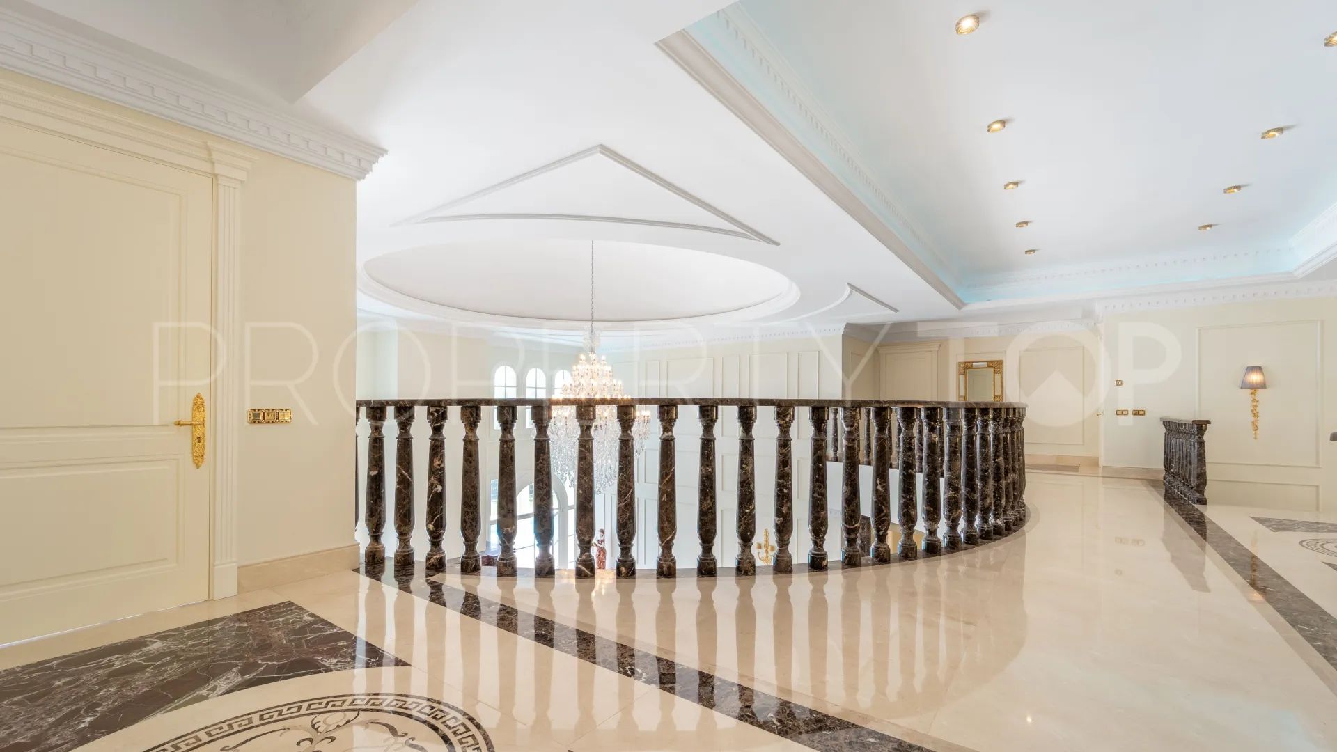 7 bedrooms villa for sale in Sierra Blanca
