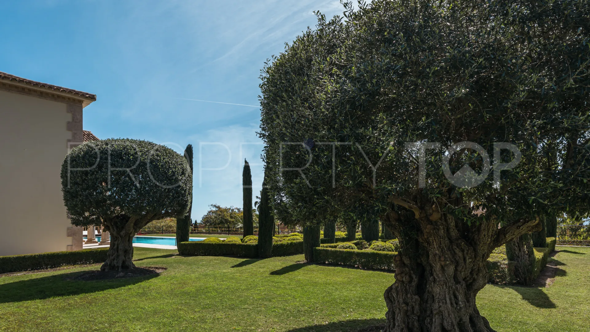 7 bedrooms villa in Sierra Blanca for sale