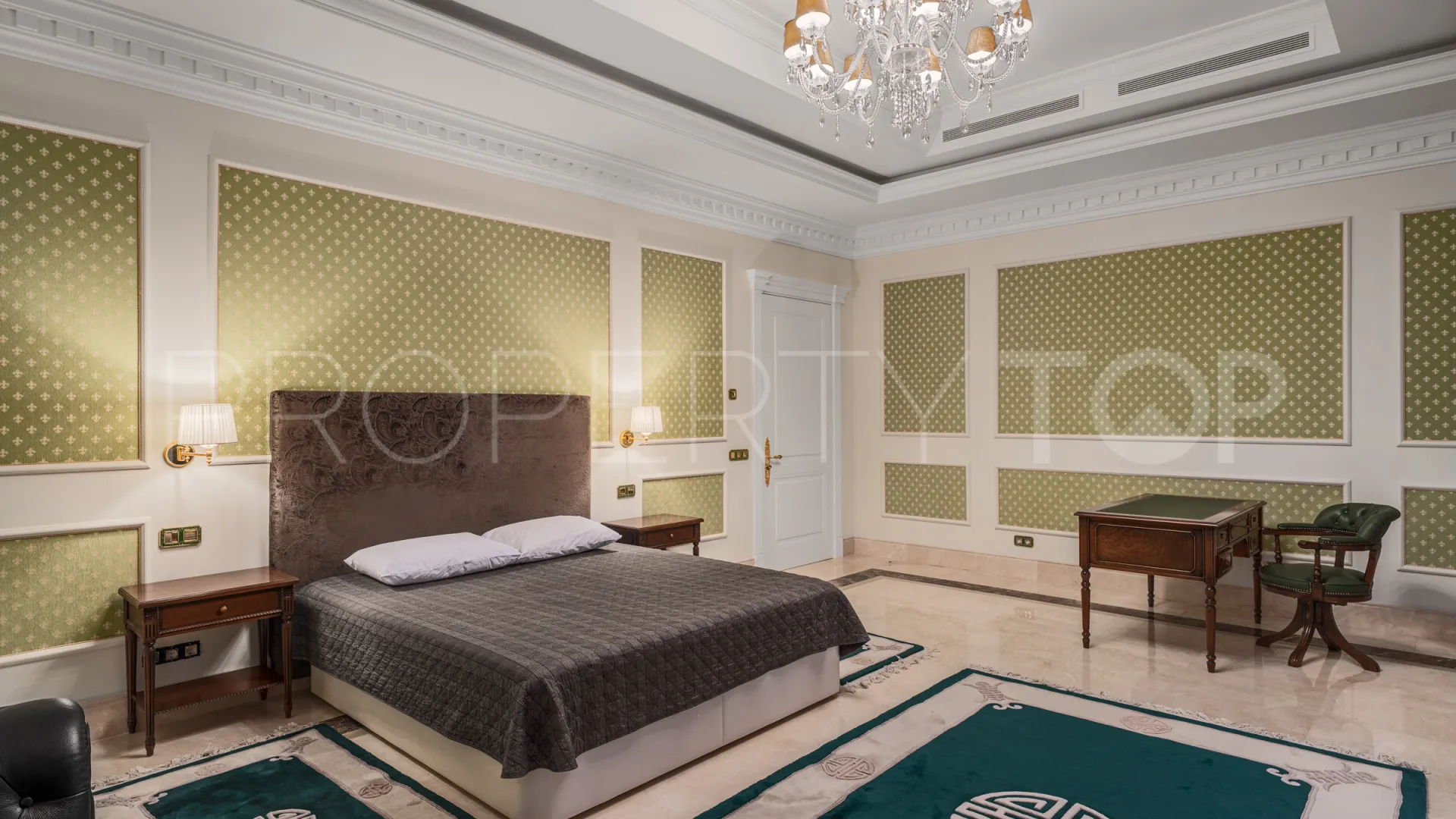 7 bedrooms villa in Sierra Blanca for sale