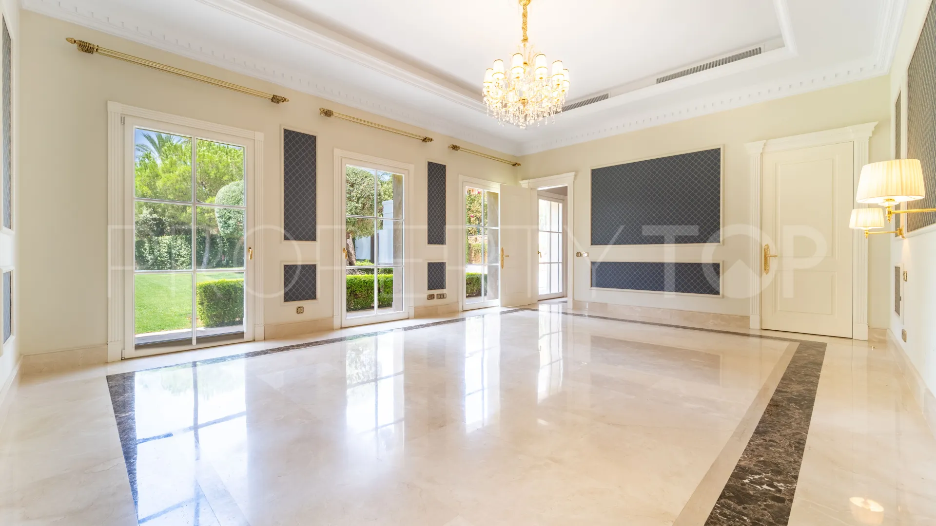 7 bedrooms villa for sale in Sierra Blanca