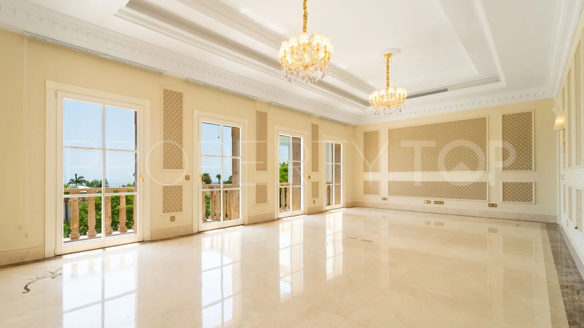 7 bedrooms villa for sale in Sierra Blanca
