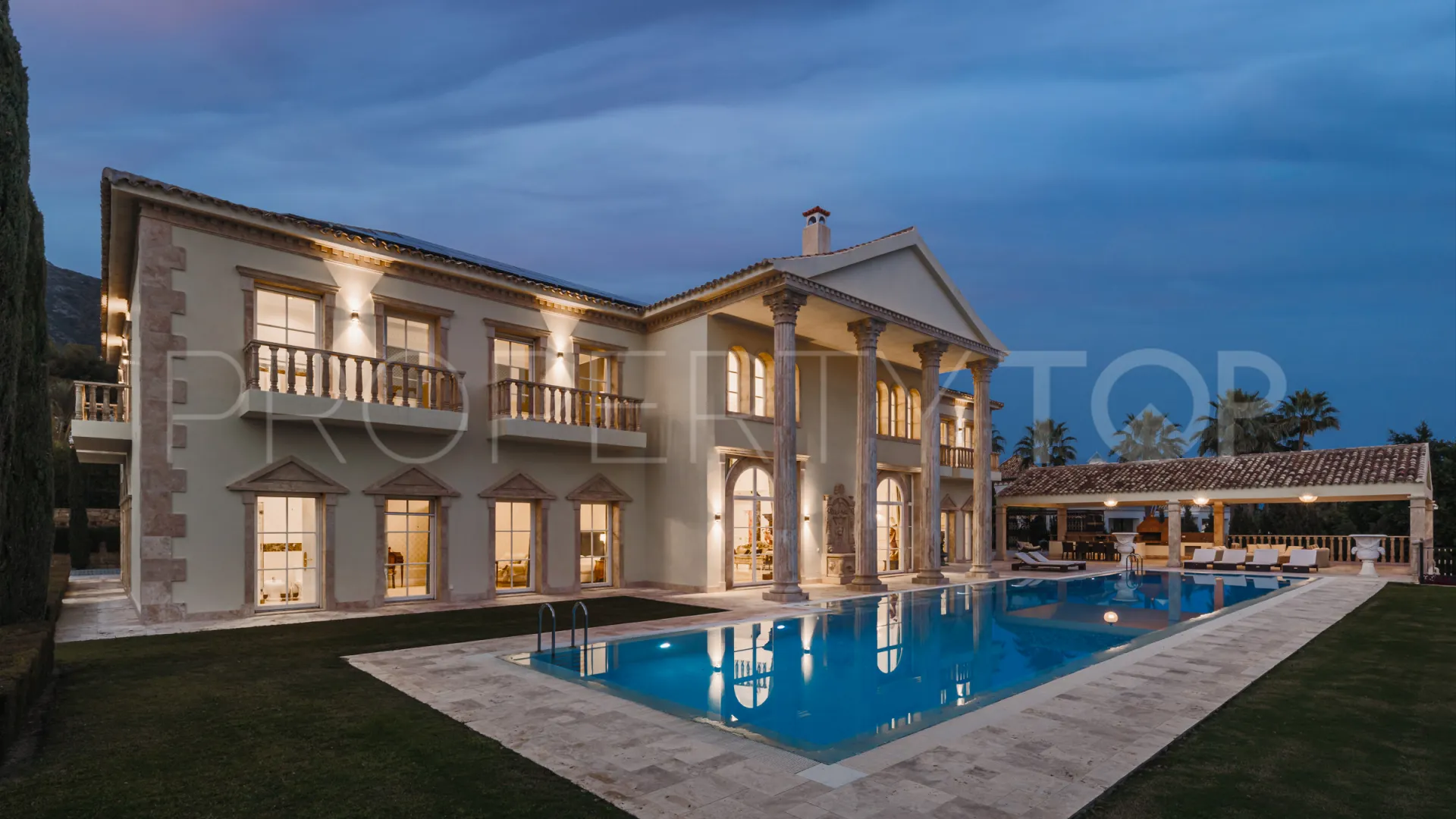 7 bedrooms villa in Sierra Blanca for sale
