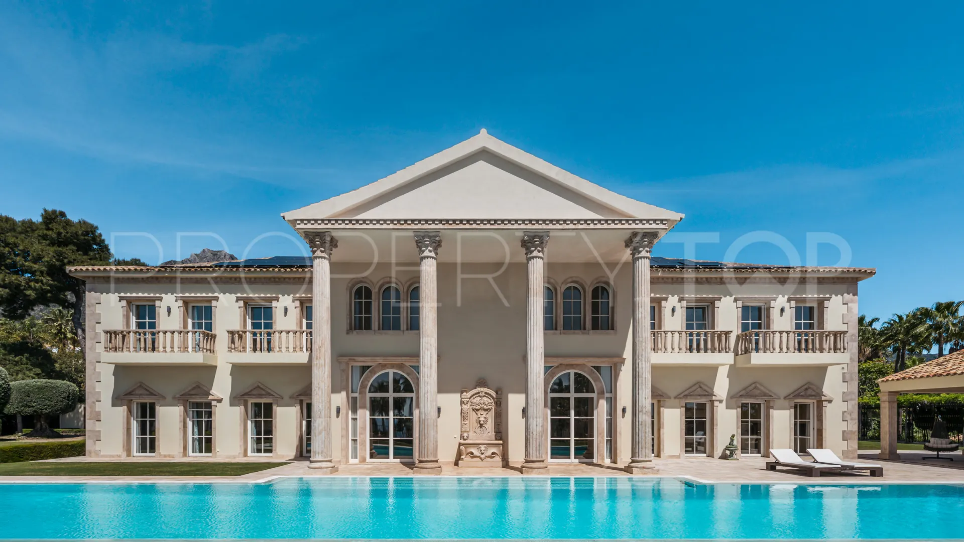 7 bedrooms villa in Sierra Blanca for sale