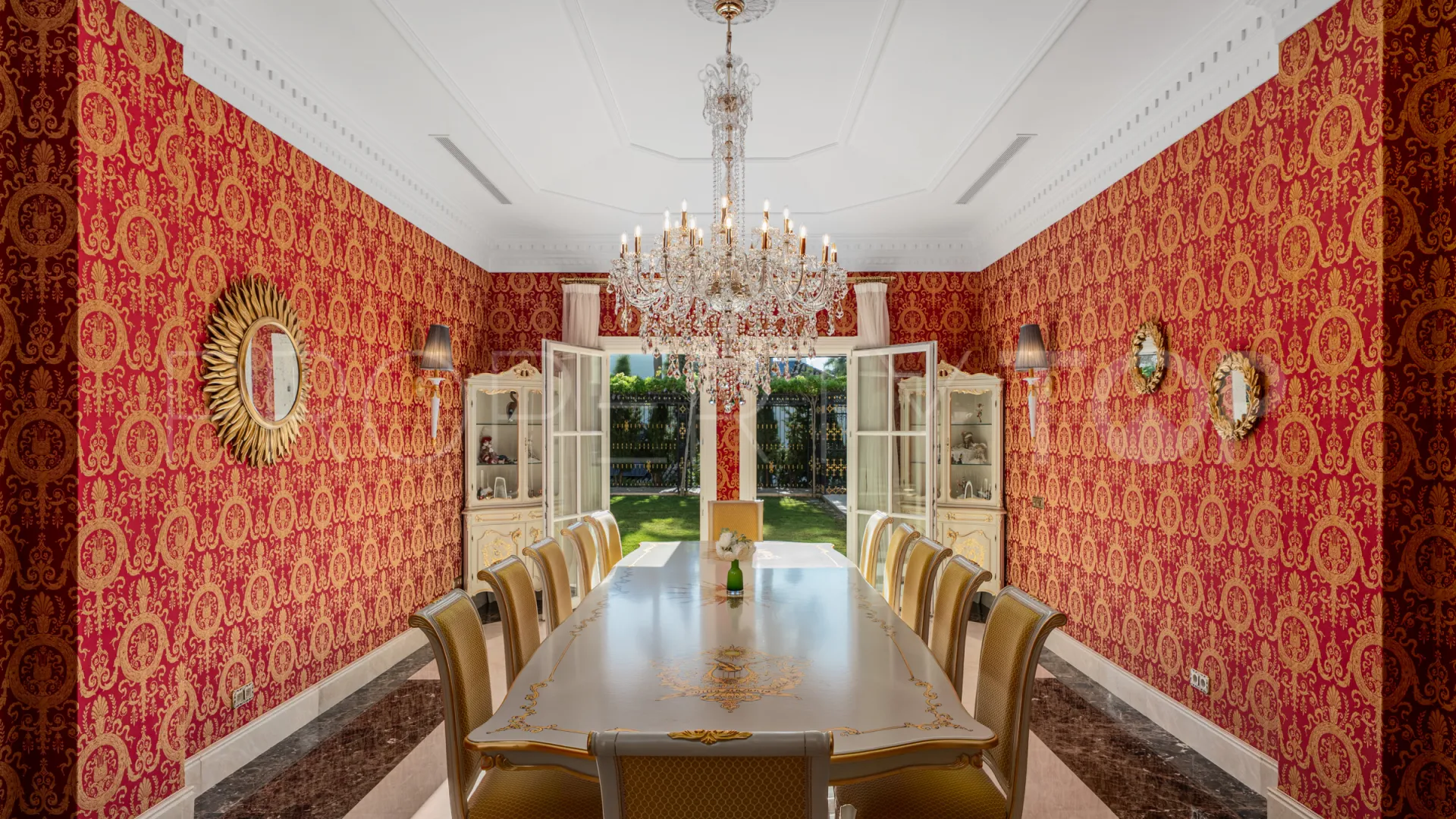 7 bedrooms villa in Sierra Blanca for sale