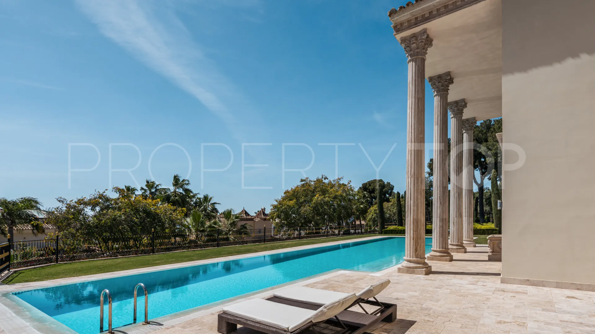7 bedrooms villa in Sierra Blanca for sale
