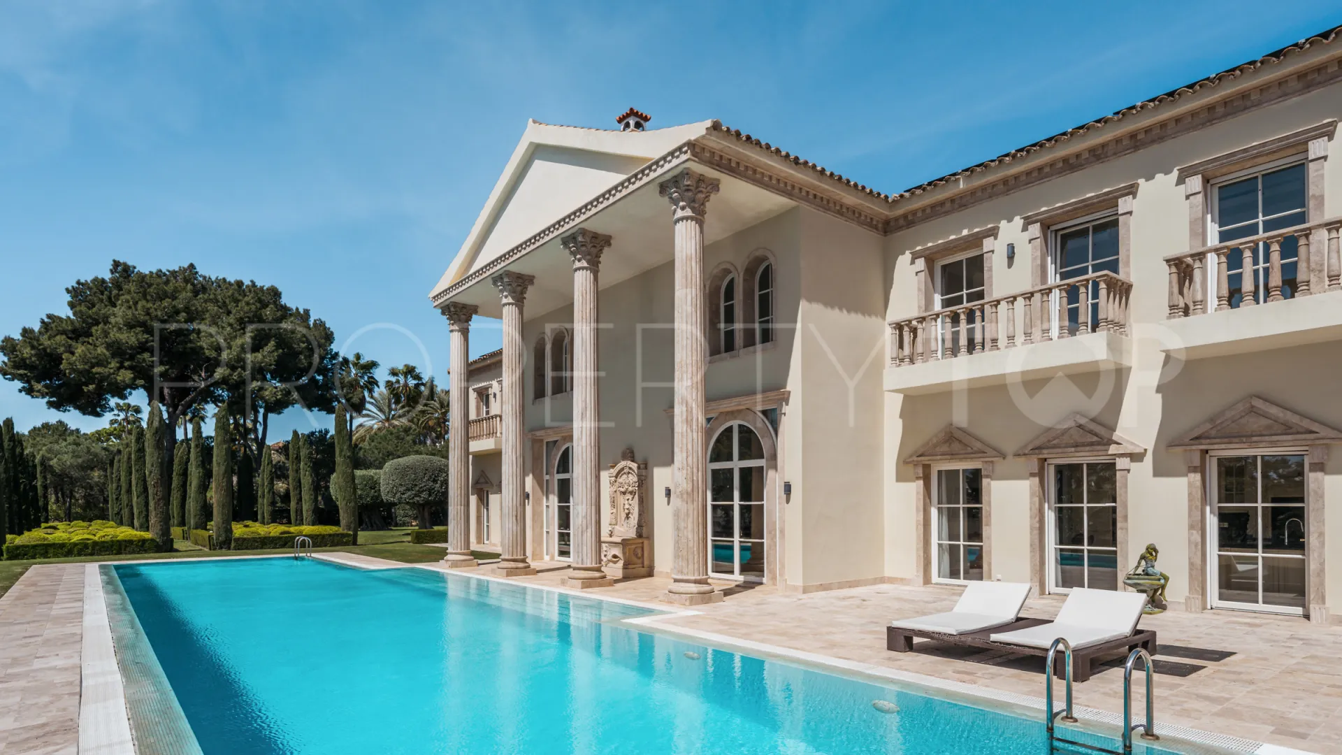 7 bedrooms villa in Sierra Blanca for sale