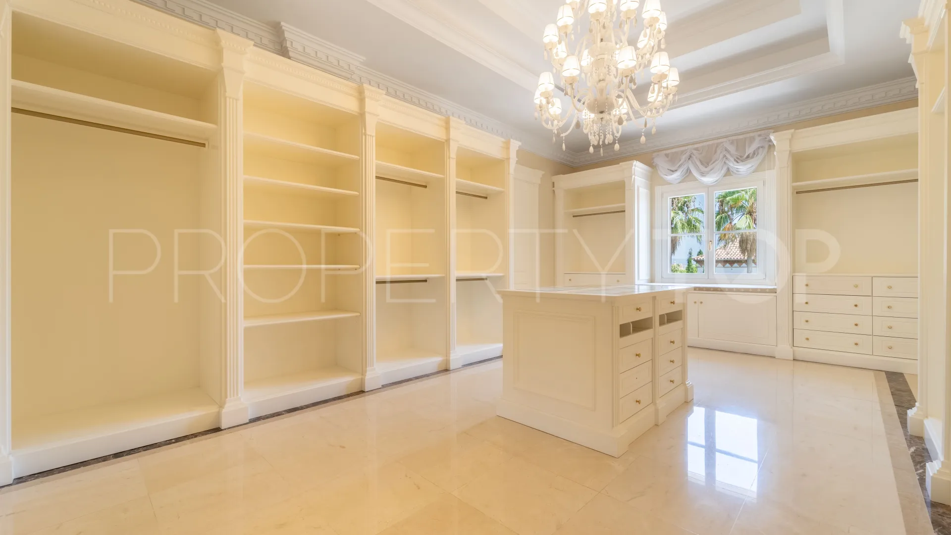 7 bedrooms villa for sale in Sierra Blanca