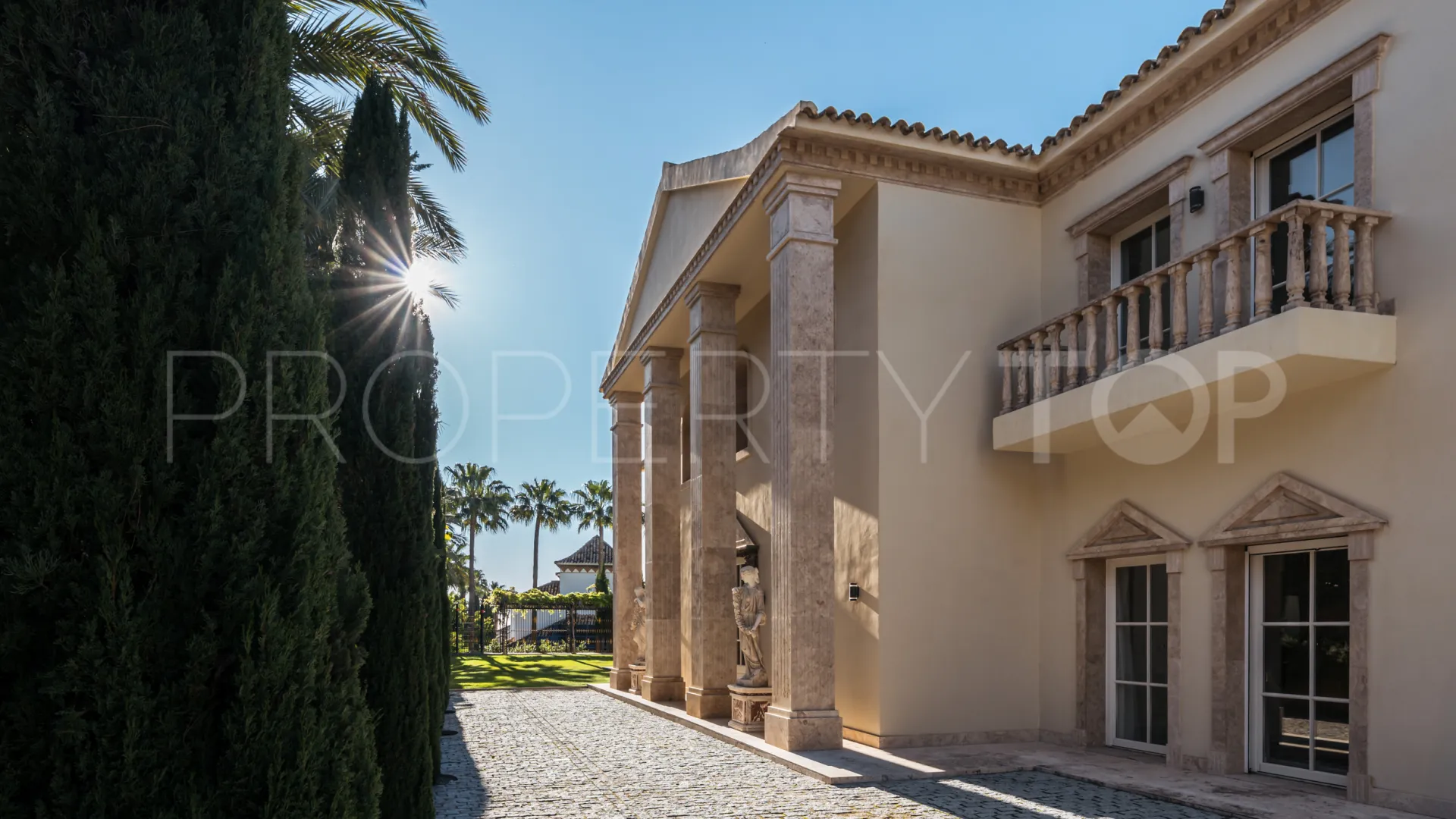 7 bedrooms villa in Sierra Blanca for sale