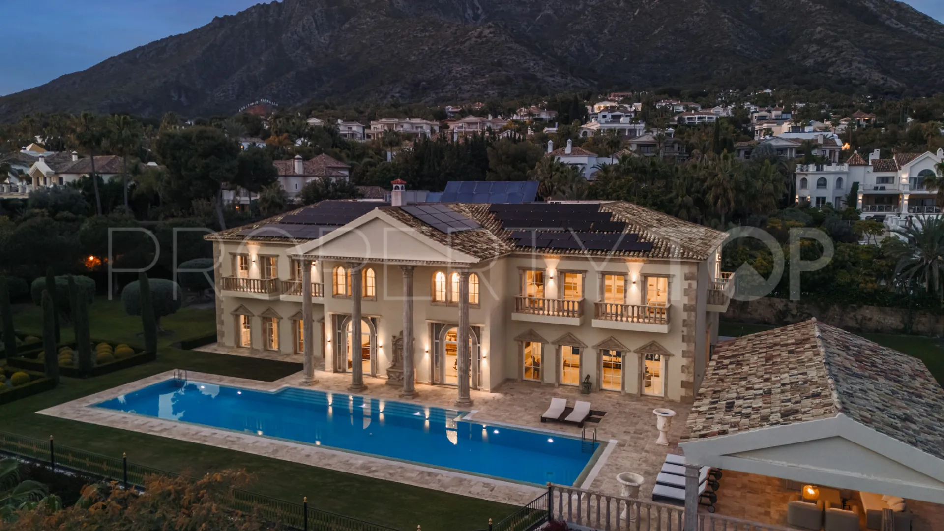 7 bedrooms villa in Sierra Blanca for sale