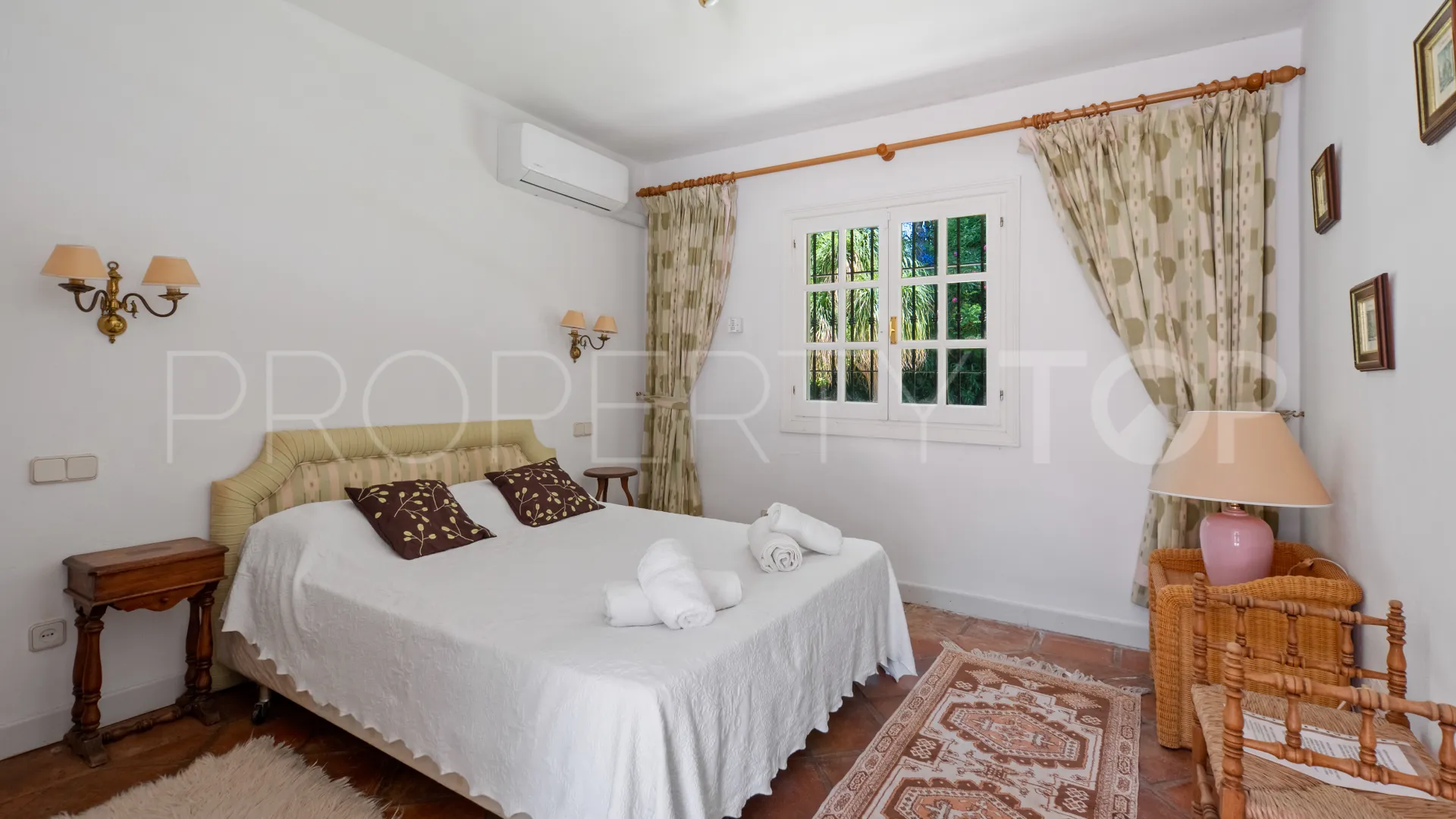Se vende villa en Benahavis con 8 dormitorios