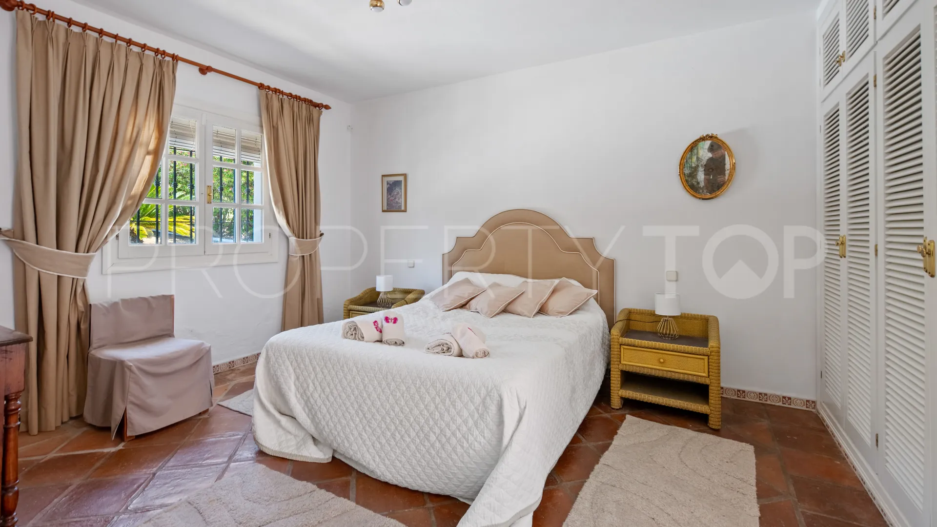 Se vende villa en Benahavis con 8 dormitorios