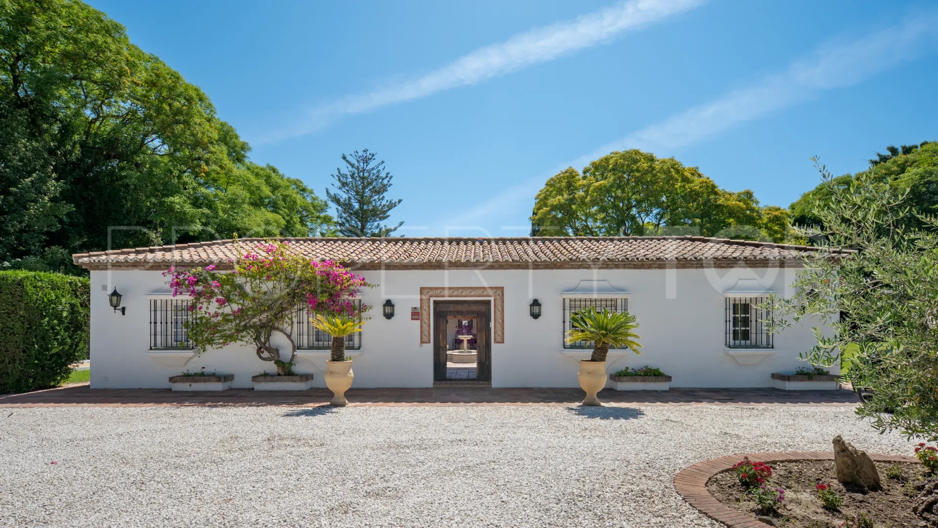 Se vende villa en Benahavis con 8 dormitorios