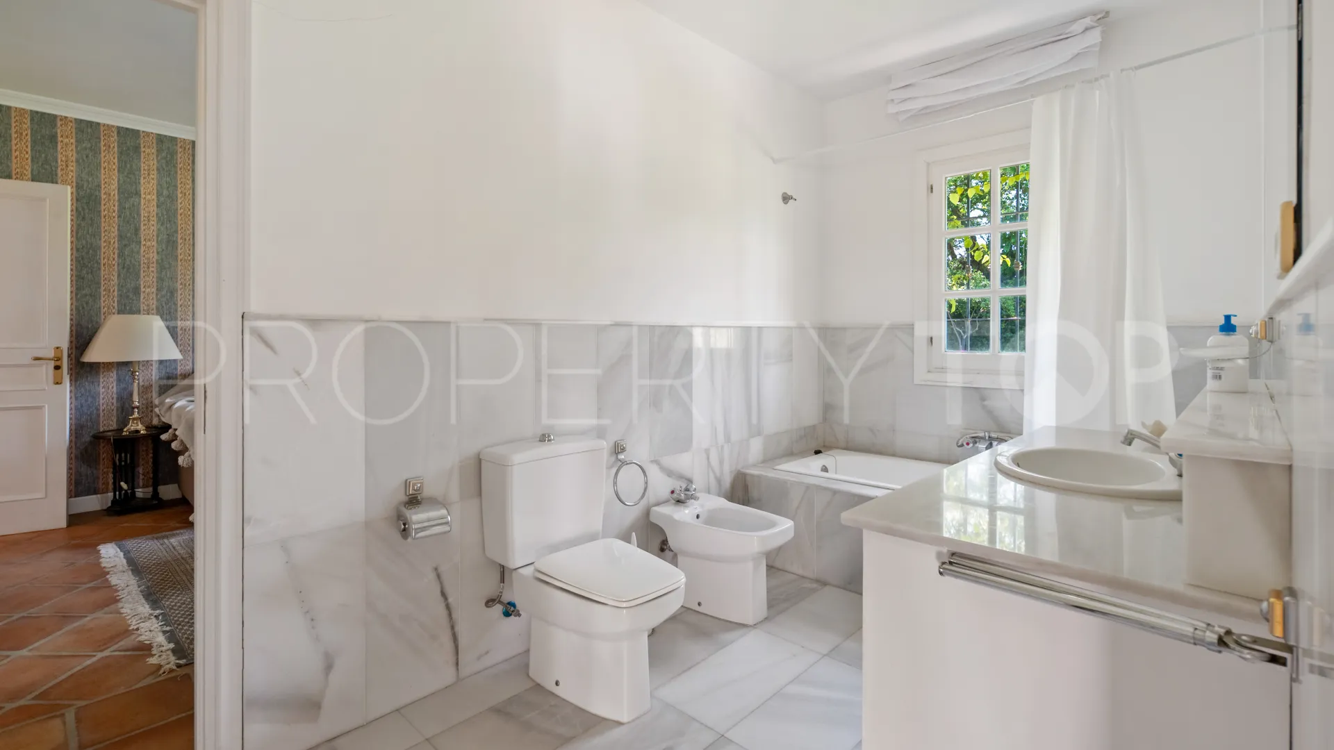 Se vende villa en Benahavis con 8 dormitorios