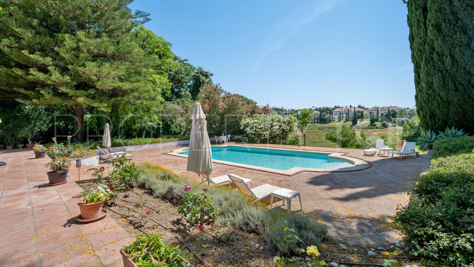 Se vende villa en Benahavis con 8 dormitorios