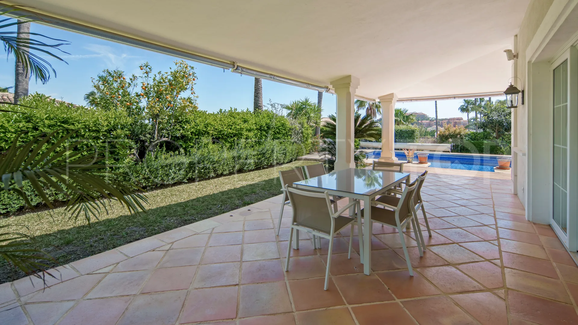 For sale villa with 5 bedrooms in Haza del Conde