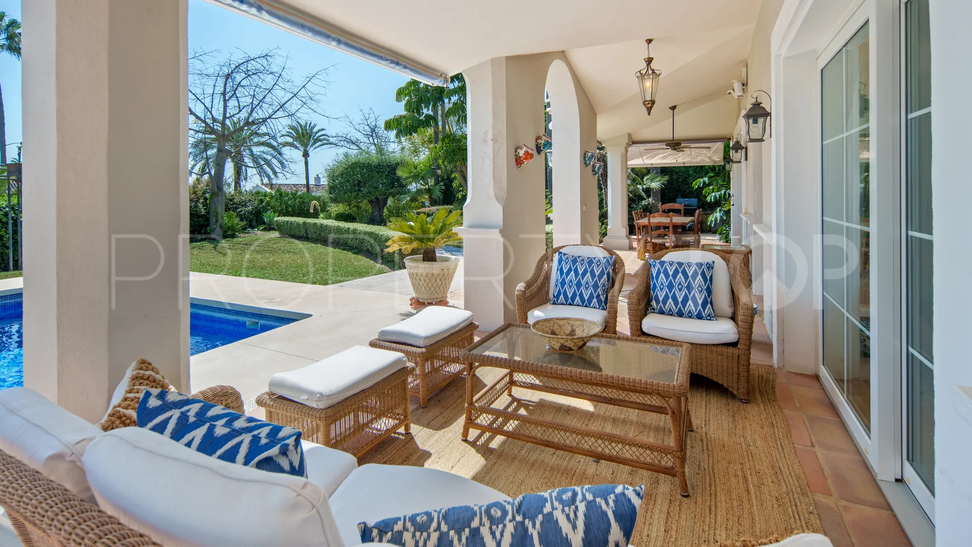 For sale villa with 5 bedrooms in Haza del Conde