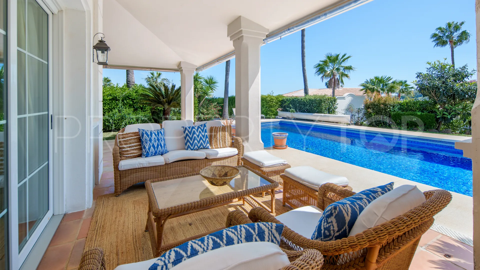 For sale villa with 5 bedrooms in Haza del Conde