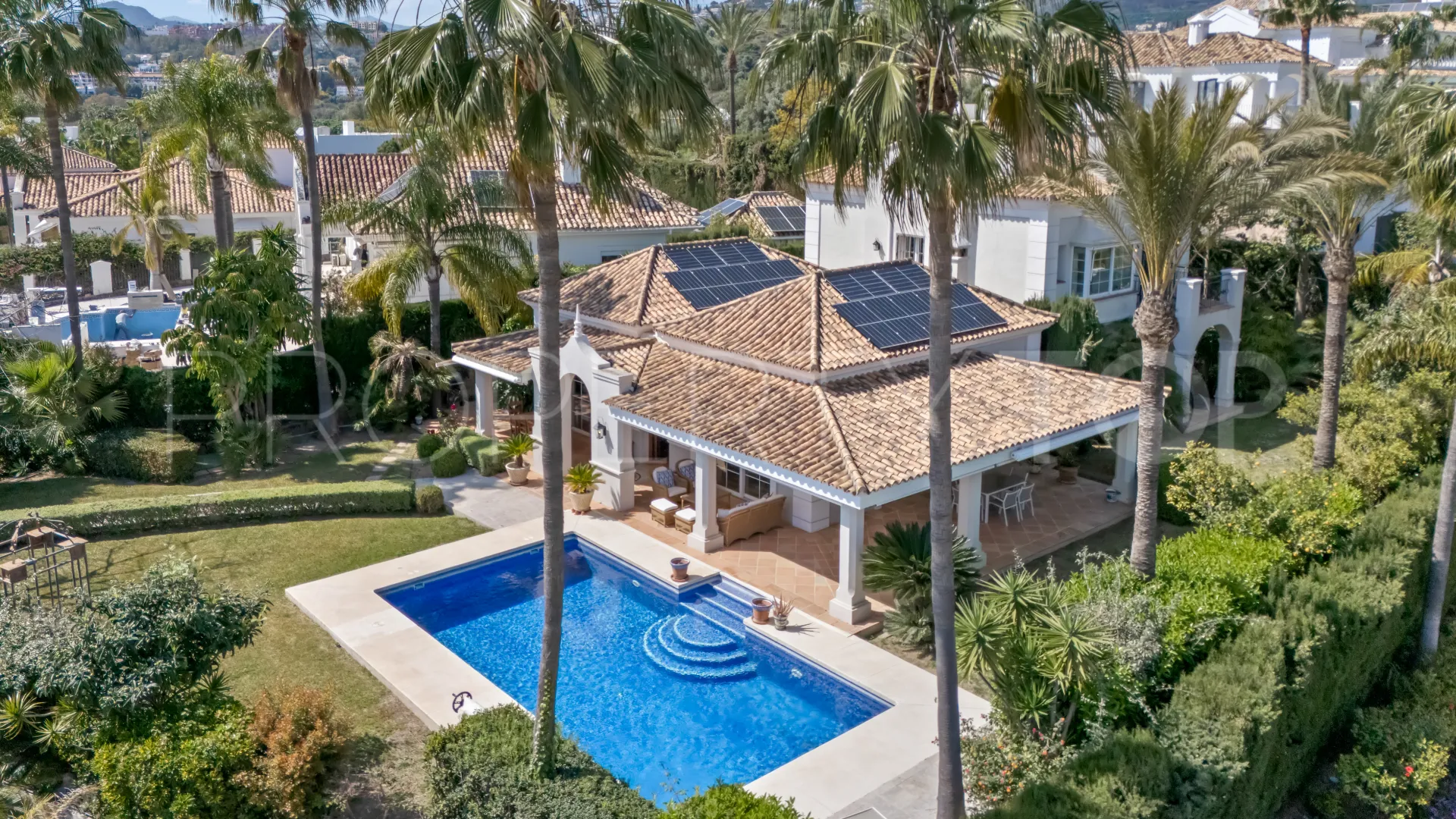 For sale villa with 5 bedrooms in Haza del Conde