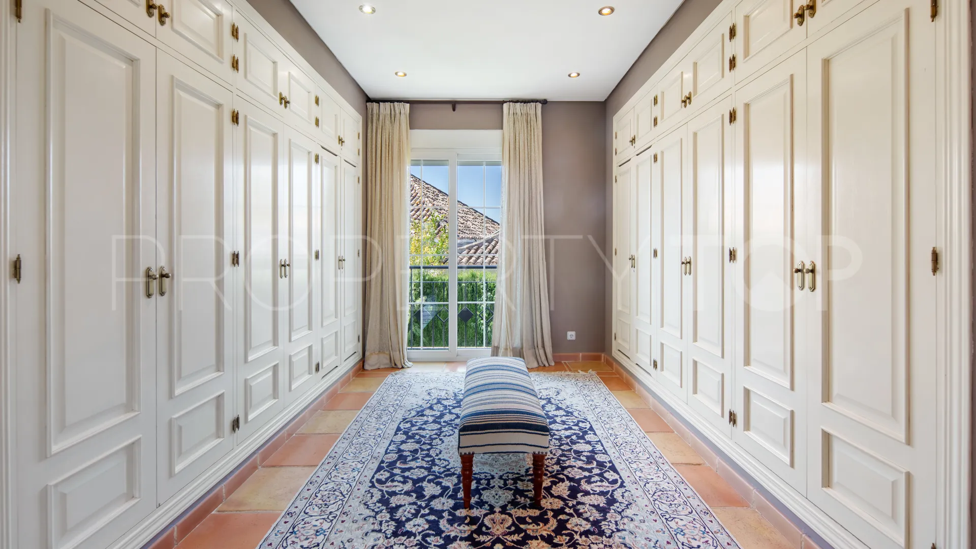 For sale villa with 5 bedrooms in Haza del Conde