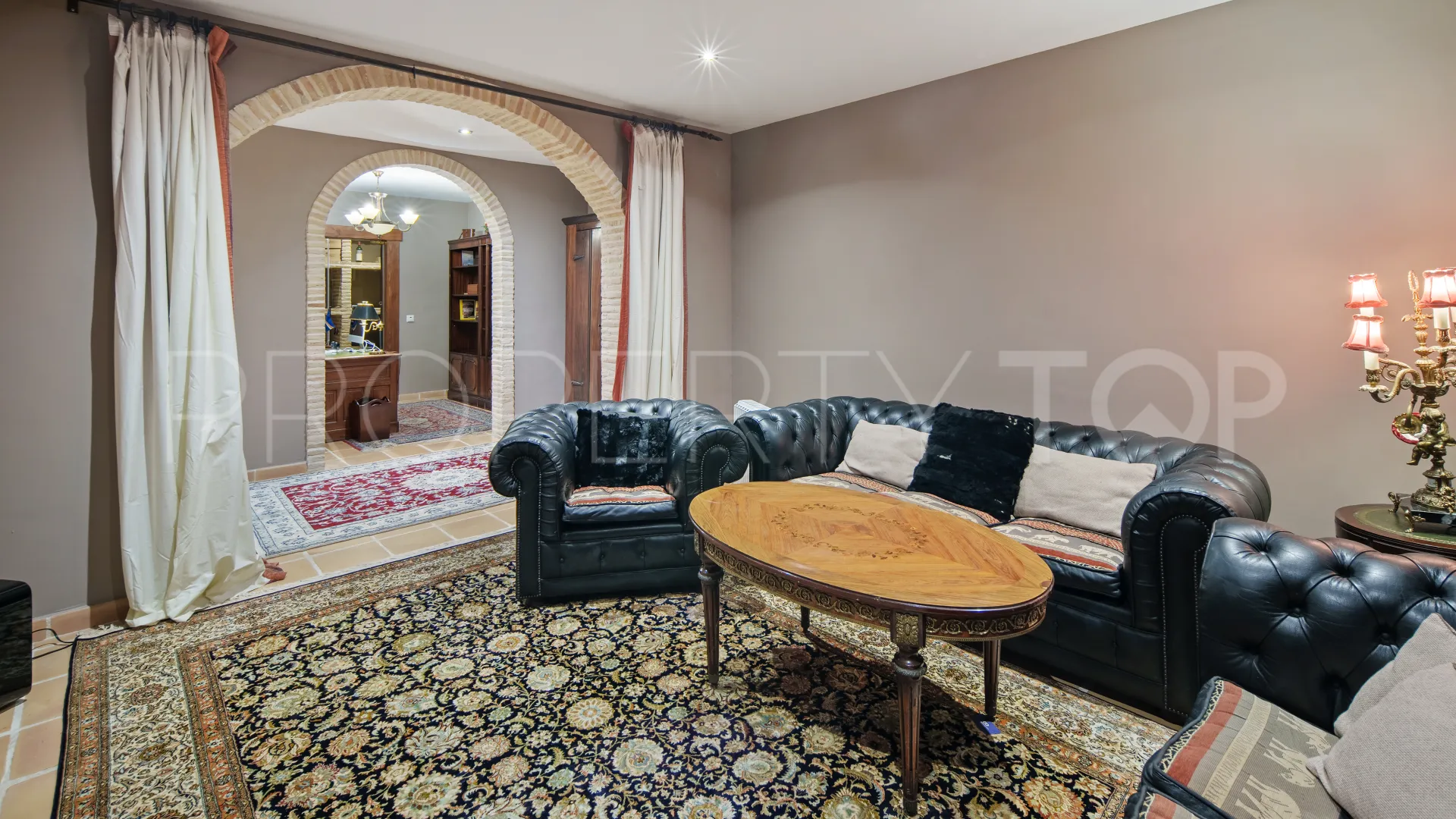 For sale villa with 5 bedrooms in Haza del Conde