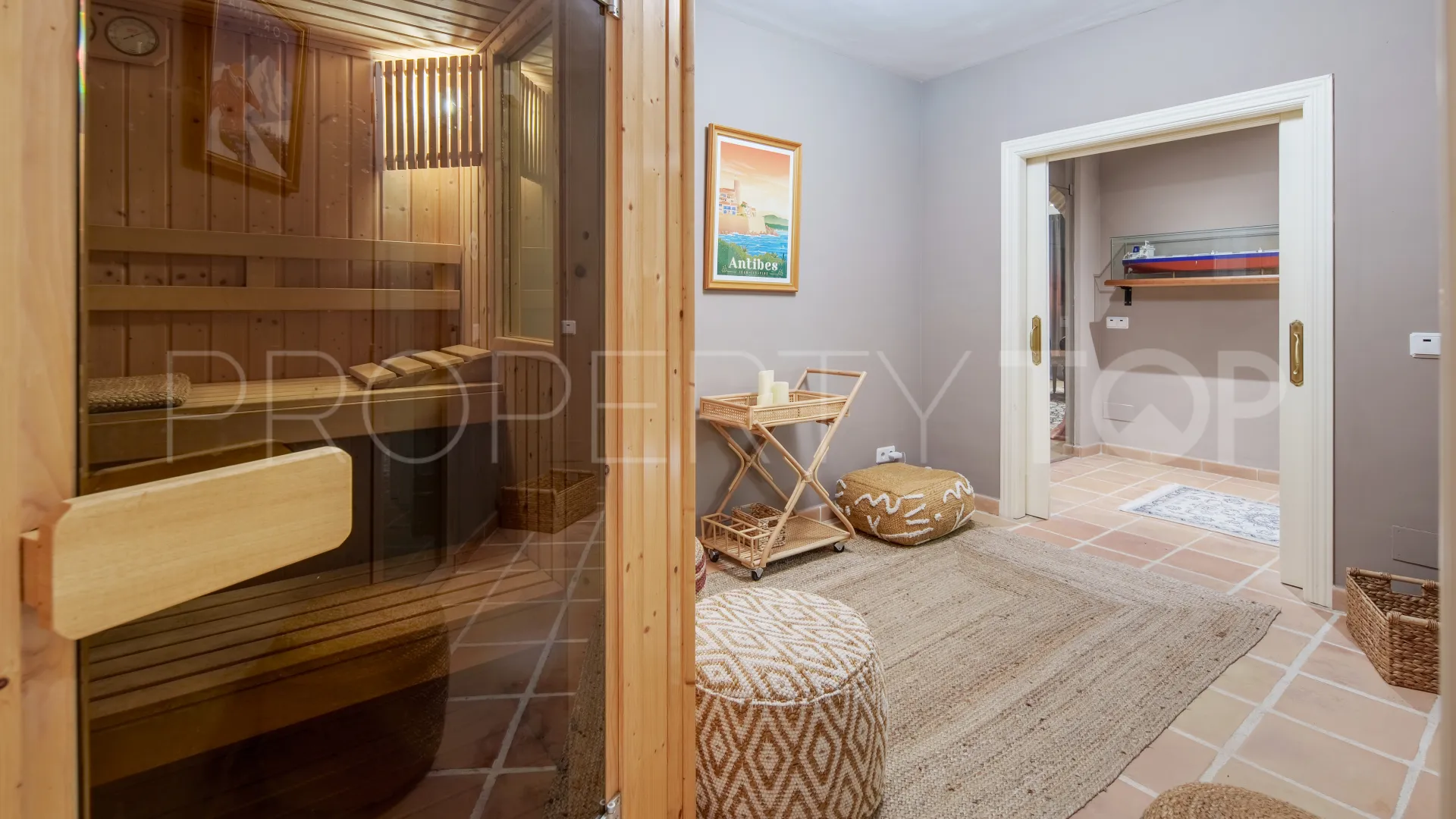 For sale villa with 5 bedrooms in Haza del Conde