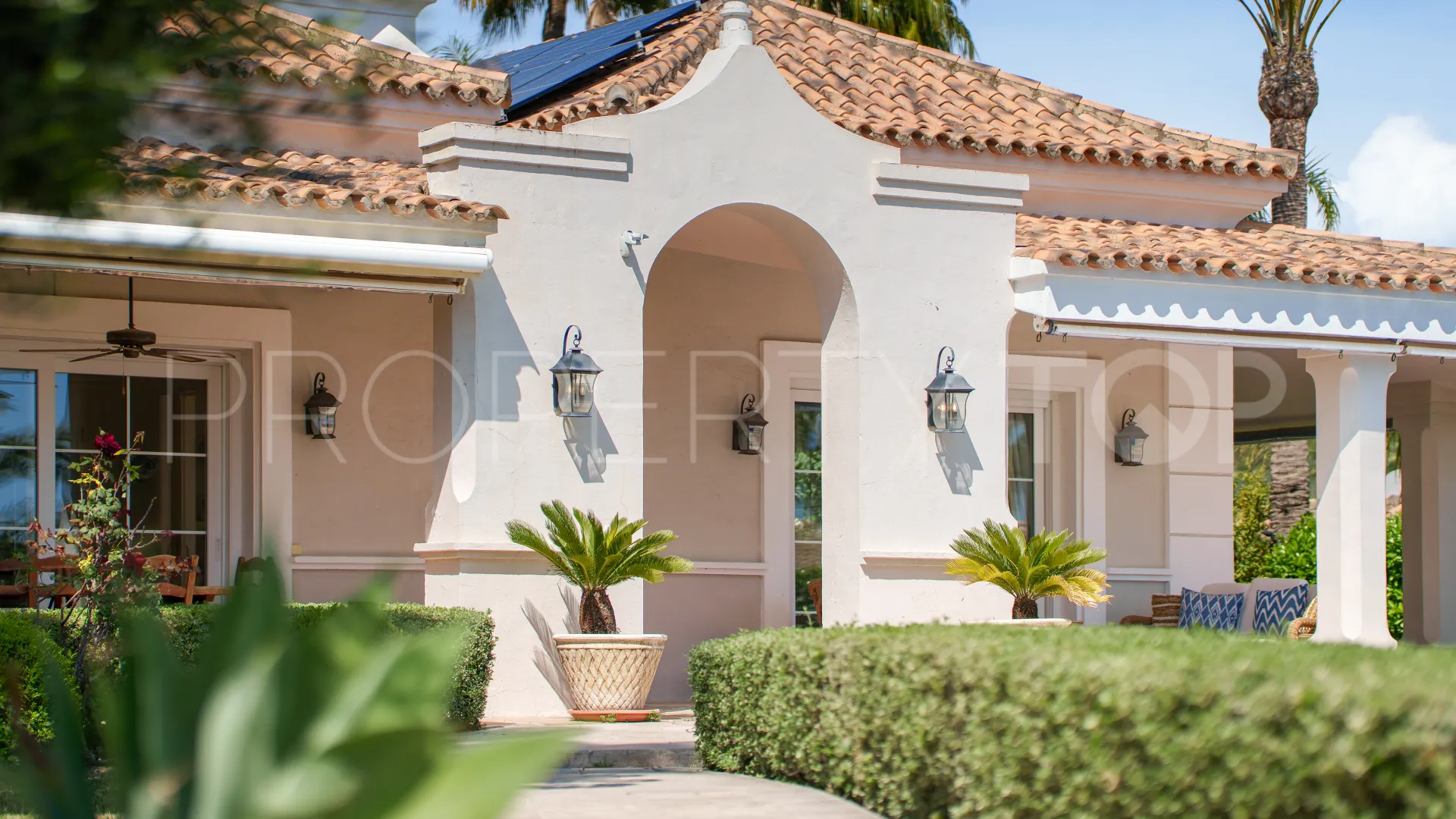 For sale villa with 5 bedrooms in Haza del Conde