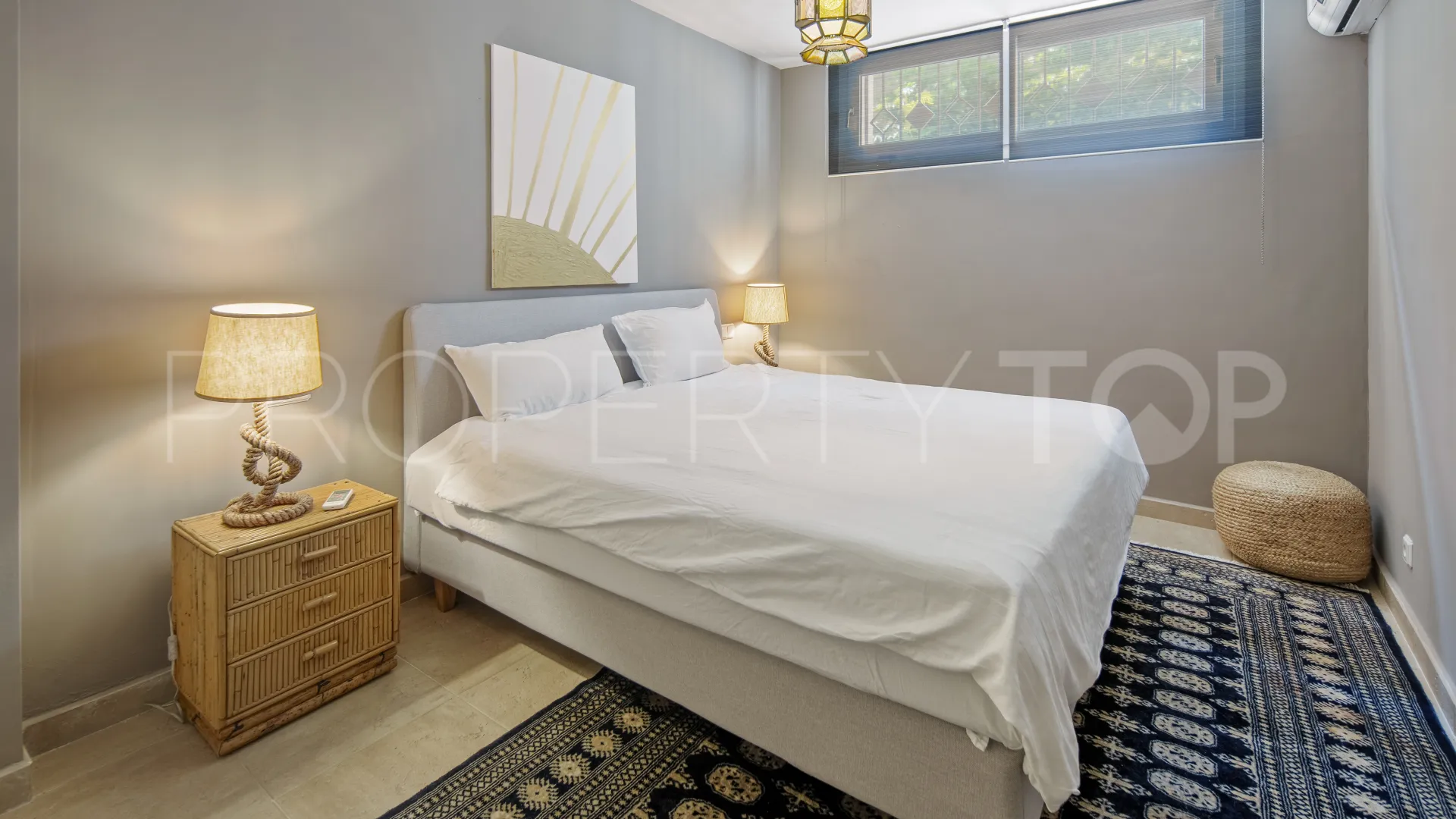 For sale villa with 5 bedrooms in Haza del Conde